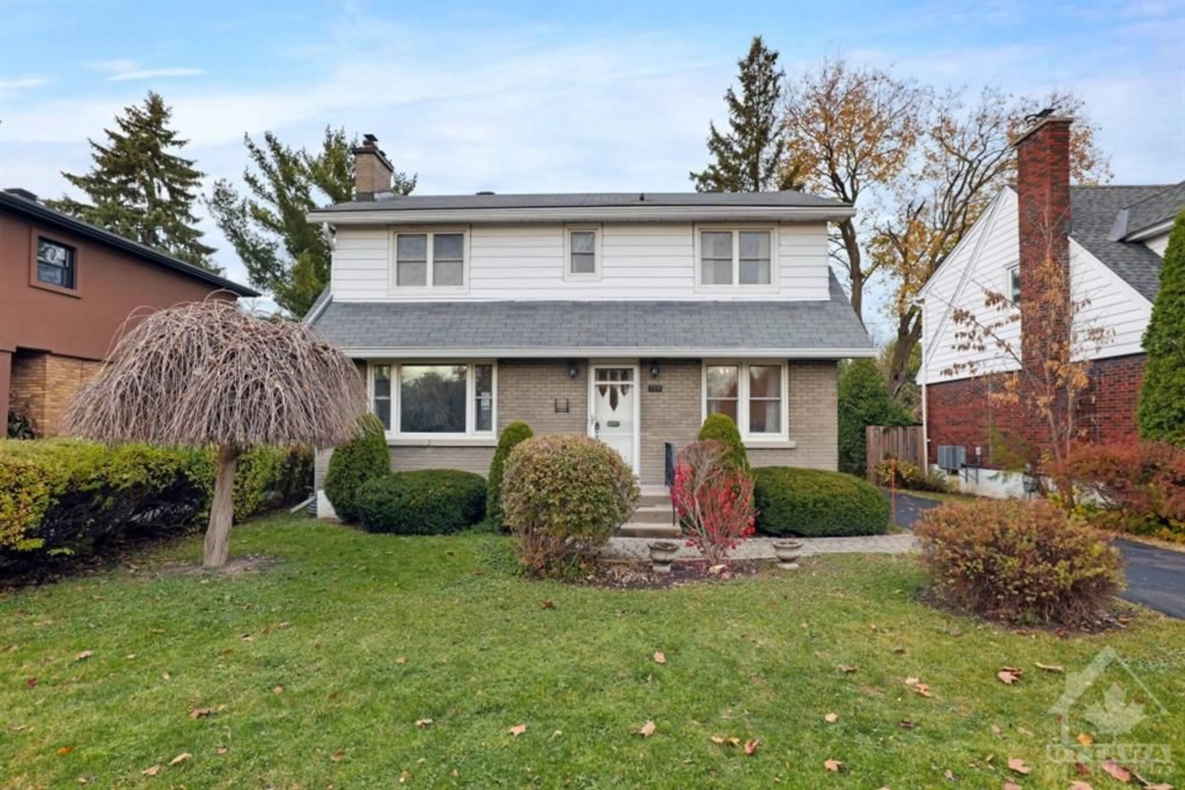 Frontside or backside of a home, cottage for 799 CHAPMAN Blvd, Ottawa Ontario K1G 1T8