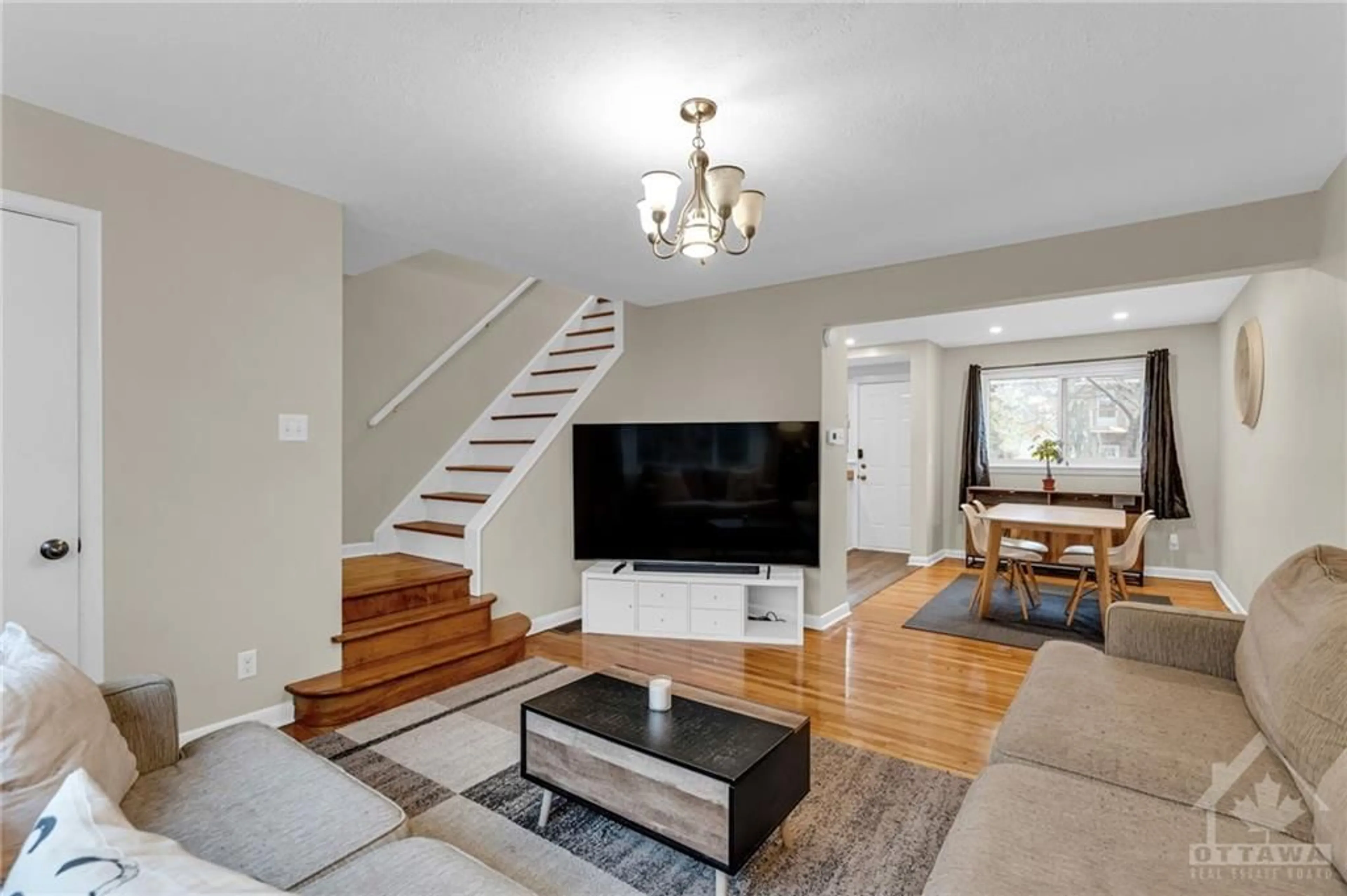 Living room, wood floors for 1202 SUMMERVILLE Ave, Ottawa Ontario K1Z 8G4