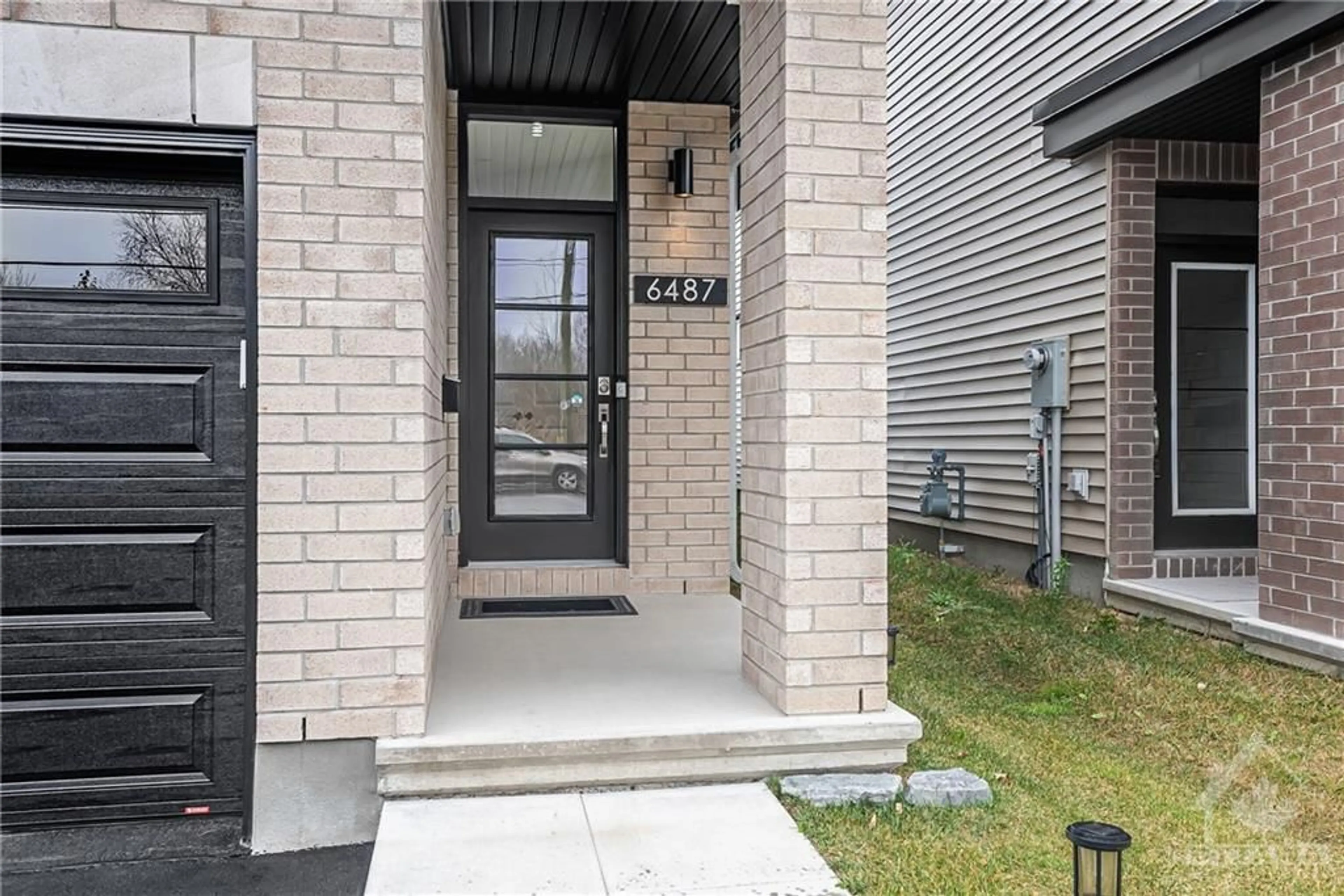 Indoor entryway, cement floor for 6487 RENAUD Rd, Orleans Ontario K1W 0R8