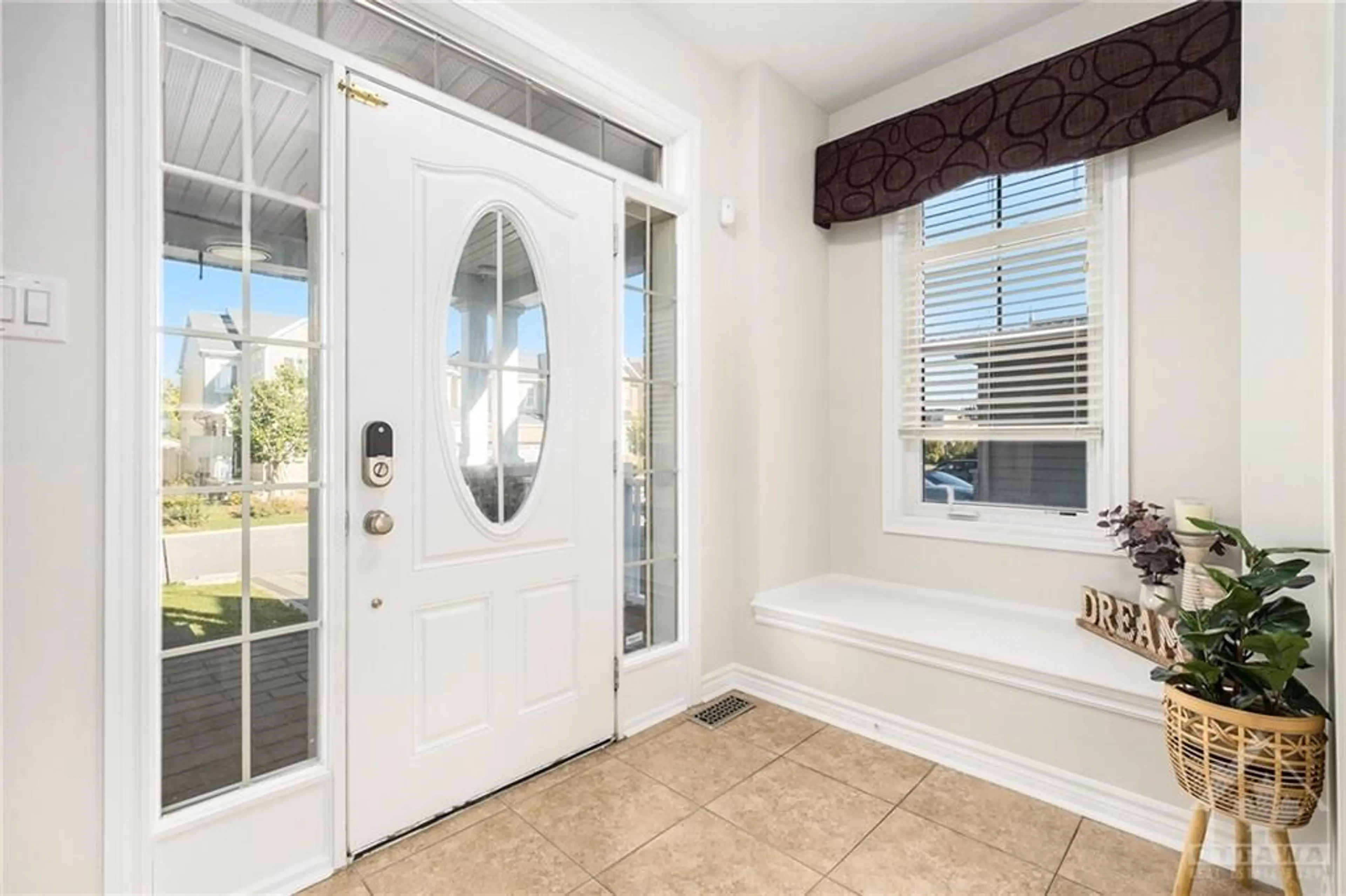 Indoor entryway, ceramic floors for 2212 SUNSET COVE Cir, Ottawa Ontario K2J 0T9