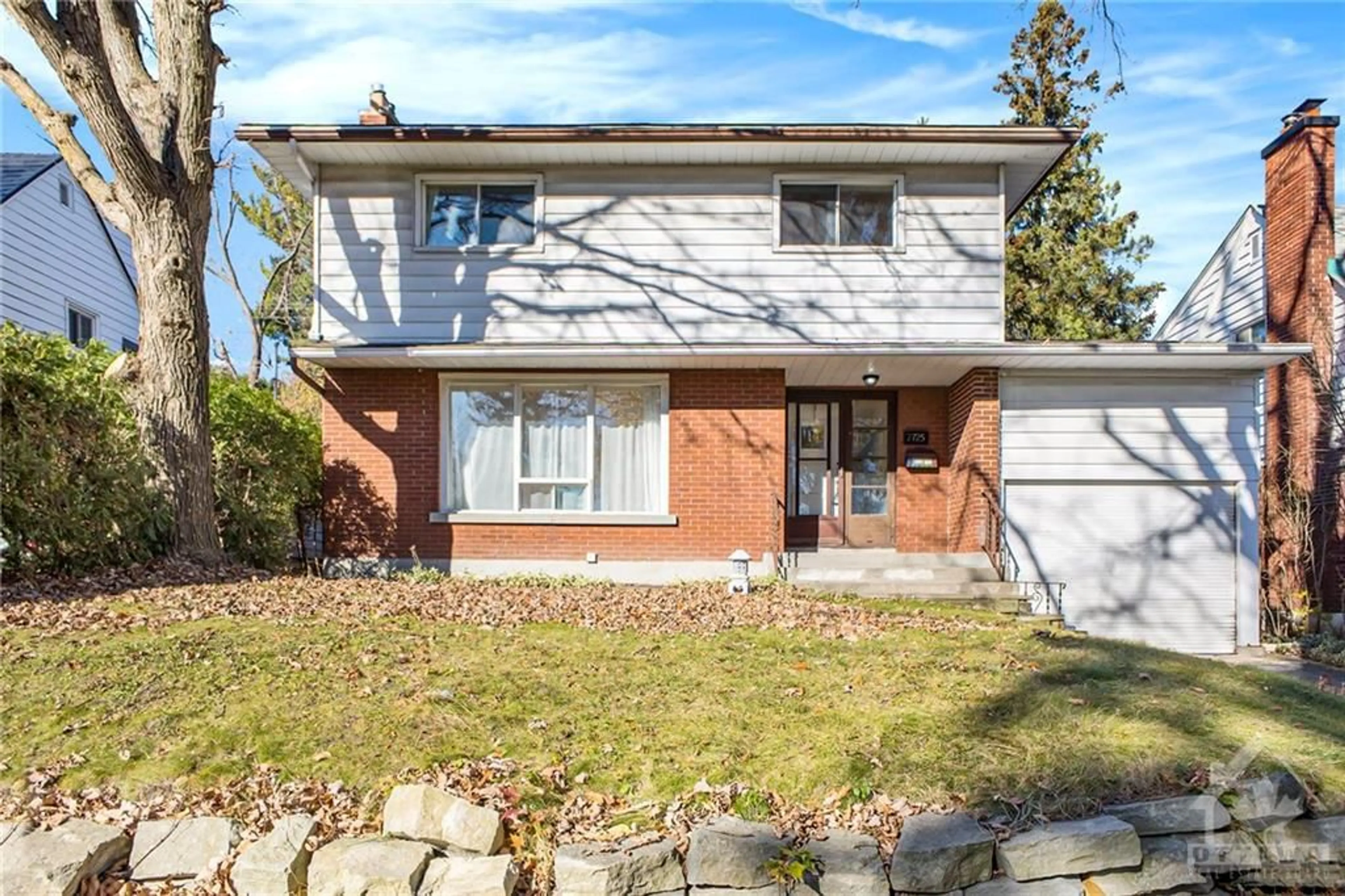 Frontside or backside of a home, cottage for 2725 KELLY Ave, Ottawa Ontario K2B 7V2