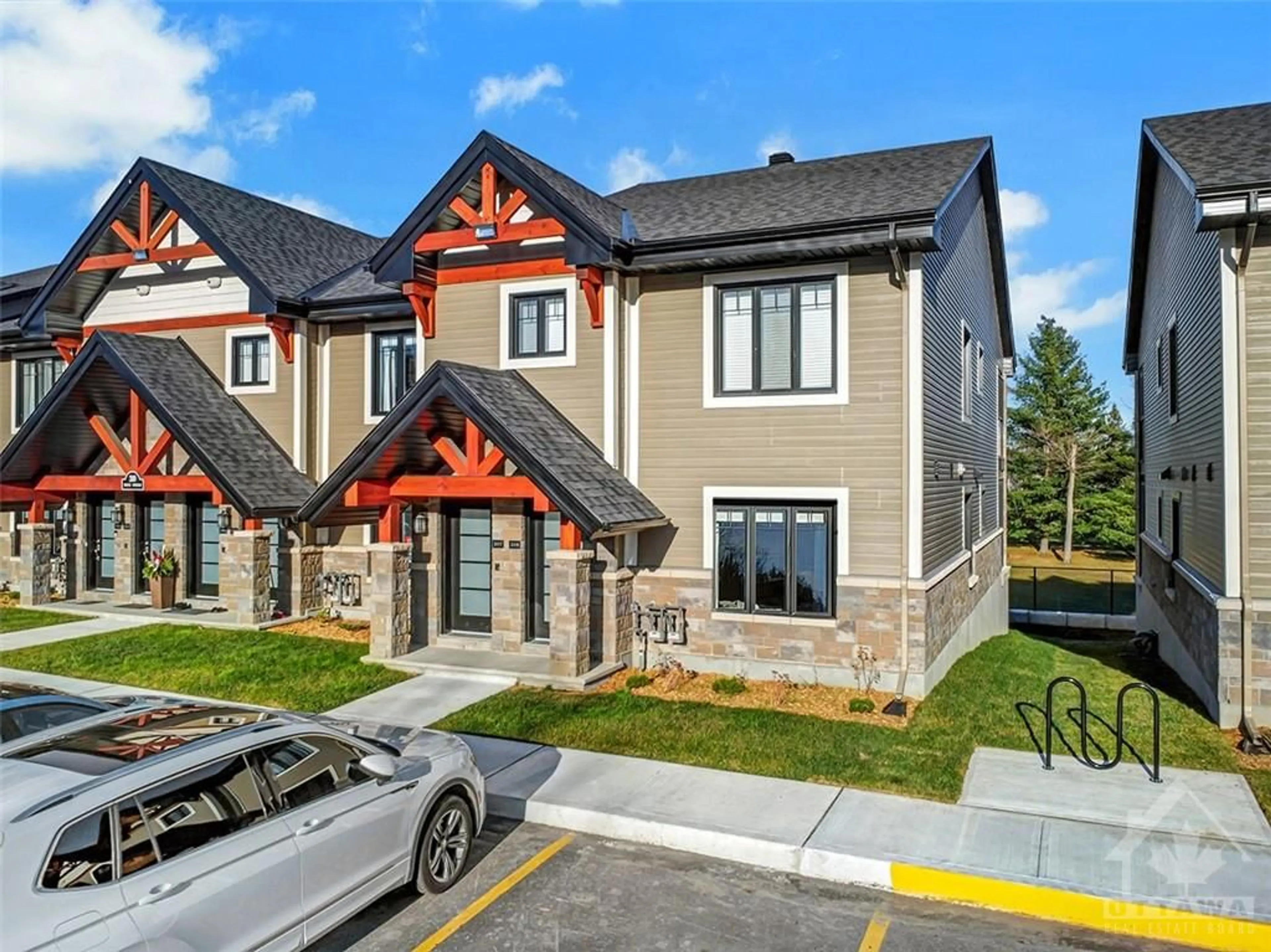 A pic from exterior of the house or condo, cottage for 310 MONTEE OUTAOUAIS St #208, Rockland Ontario K4K 1G2