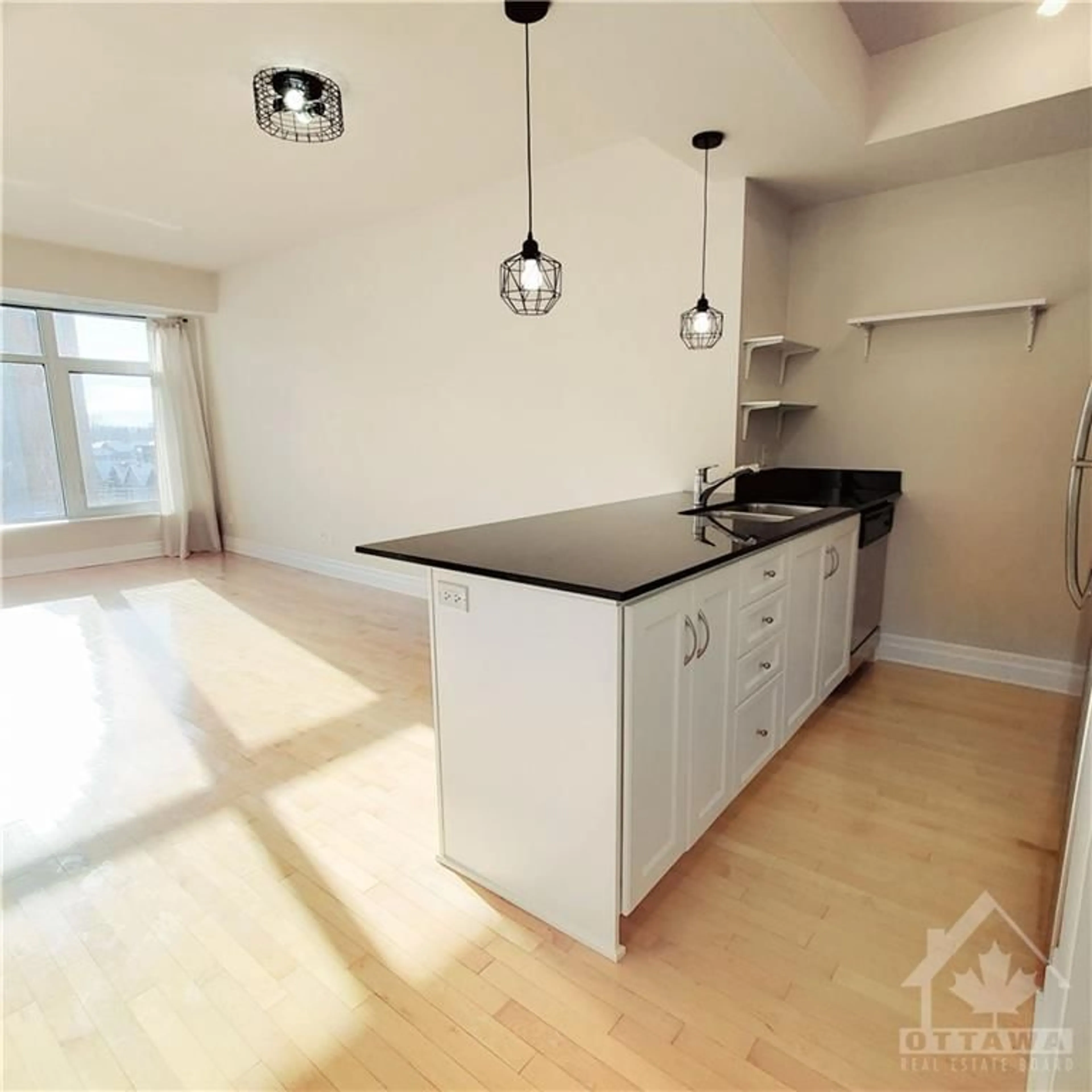 Kitchen, wood floors for 245 KENT St #605, Ottawa Ontario K2P 0A5