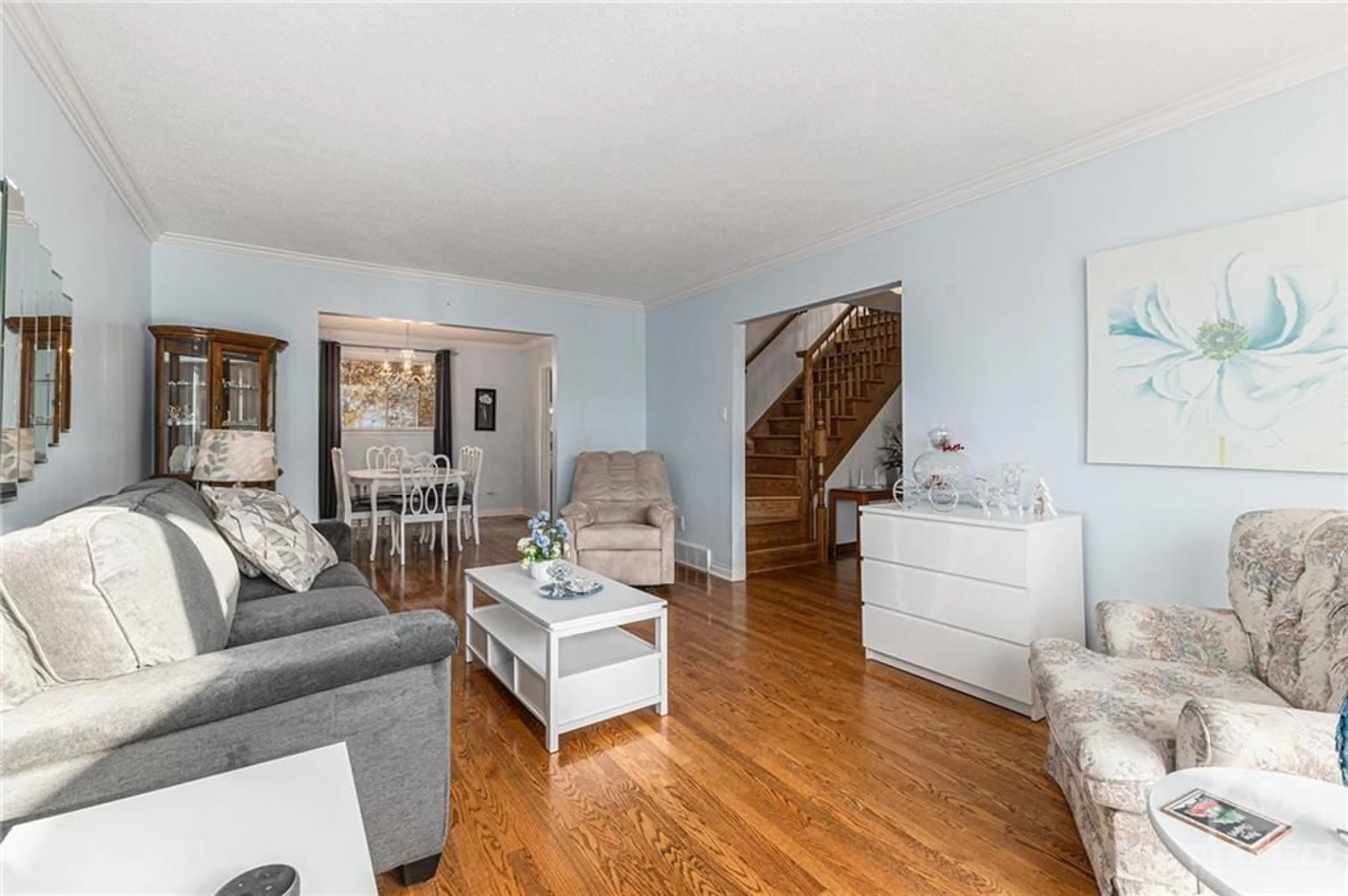 Living room, wood floors for 1699 FIELDSTONE Cres, Ottawa Ontario K1C 1R6