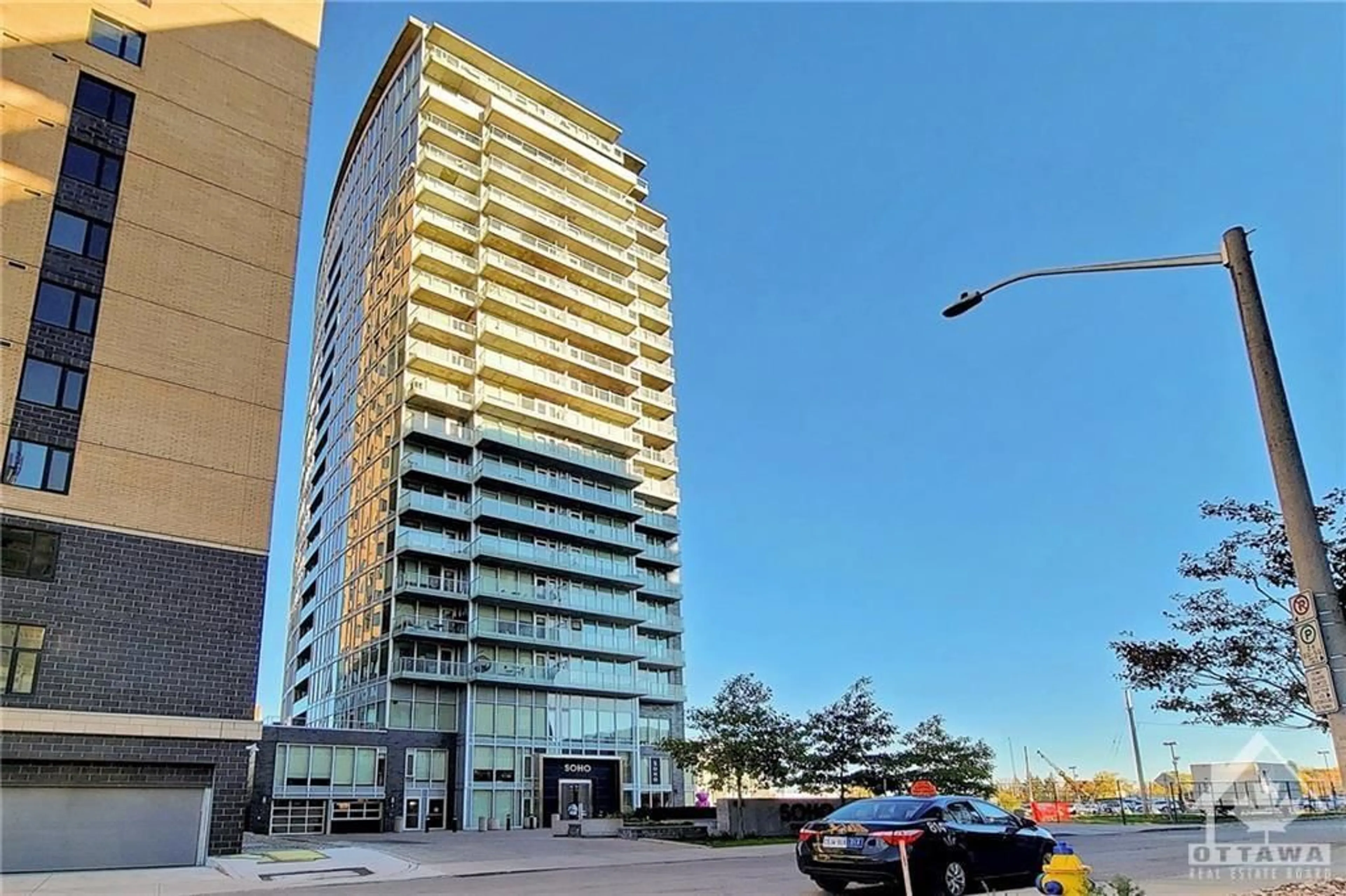 A pic from exterior of the house or condo, the front or back of building for 111 CHAMPAGNE Ave #1206, Ottawa Ontario K1S 5V3