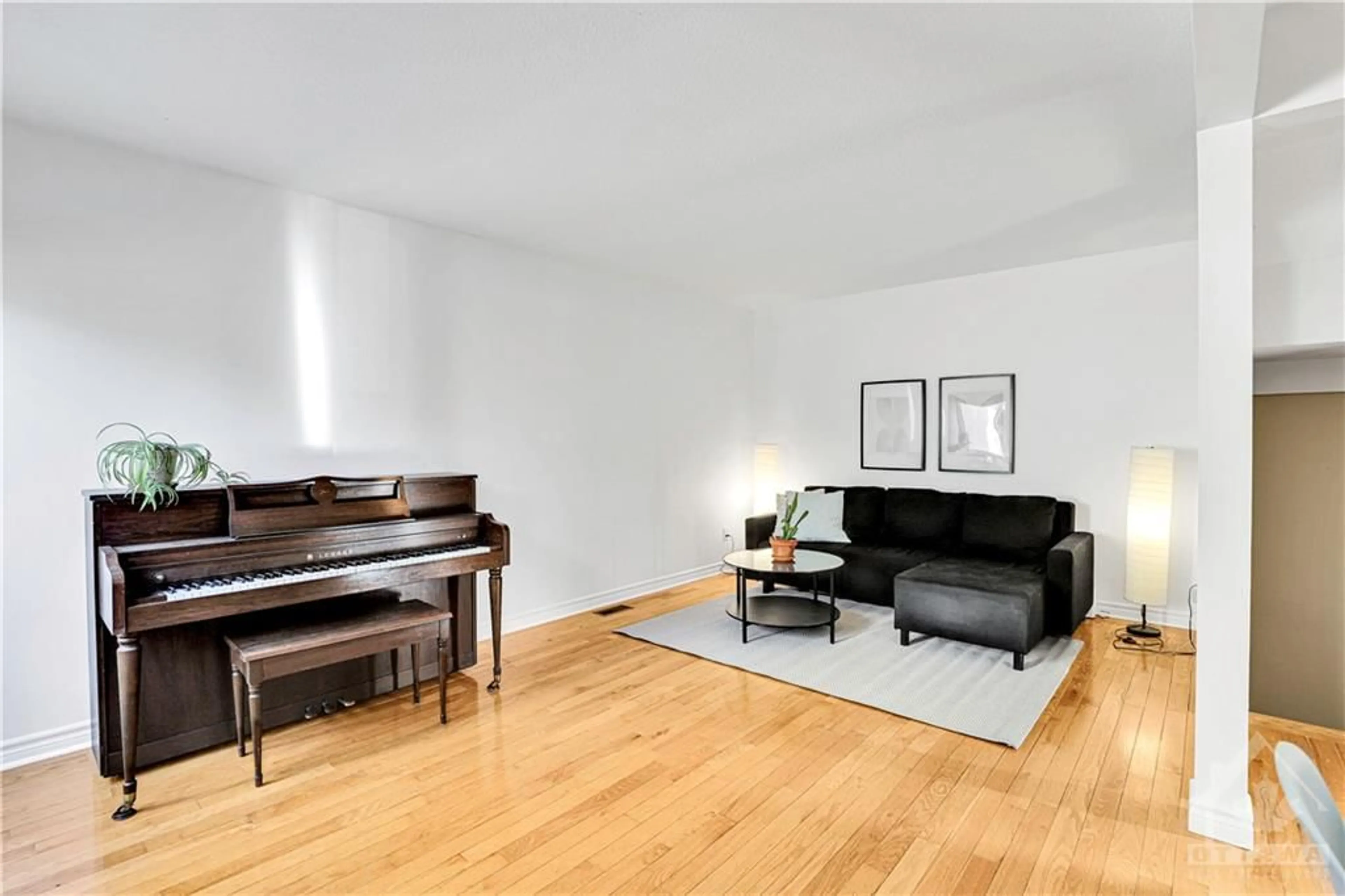 Living room, wood floors for 1739 MEADOWBROOK Rd, Ottawa Ontario K1B 4W6