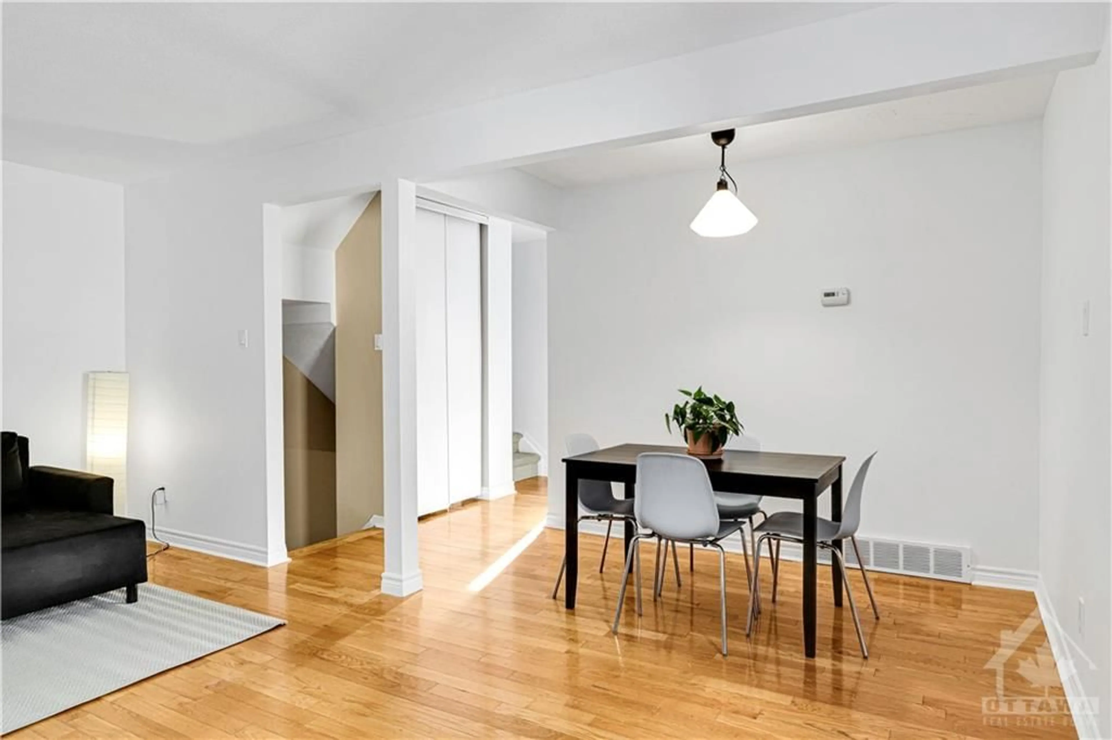 Dining room, wood floors, cottage for 1739 MEADOWBROOK Rd, Ottawa Ontario K1B 4W6