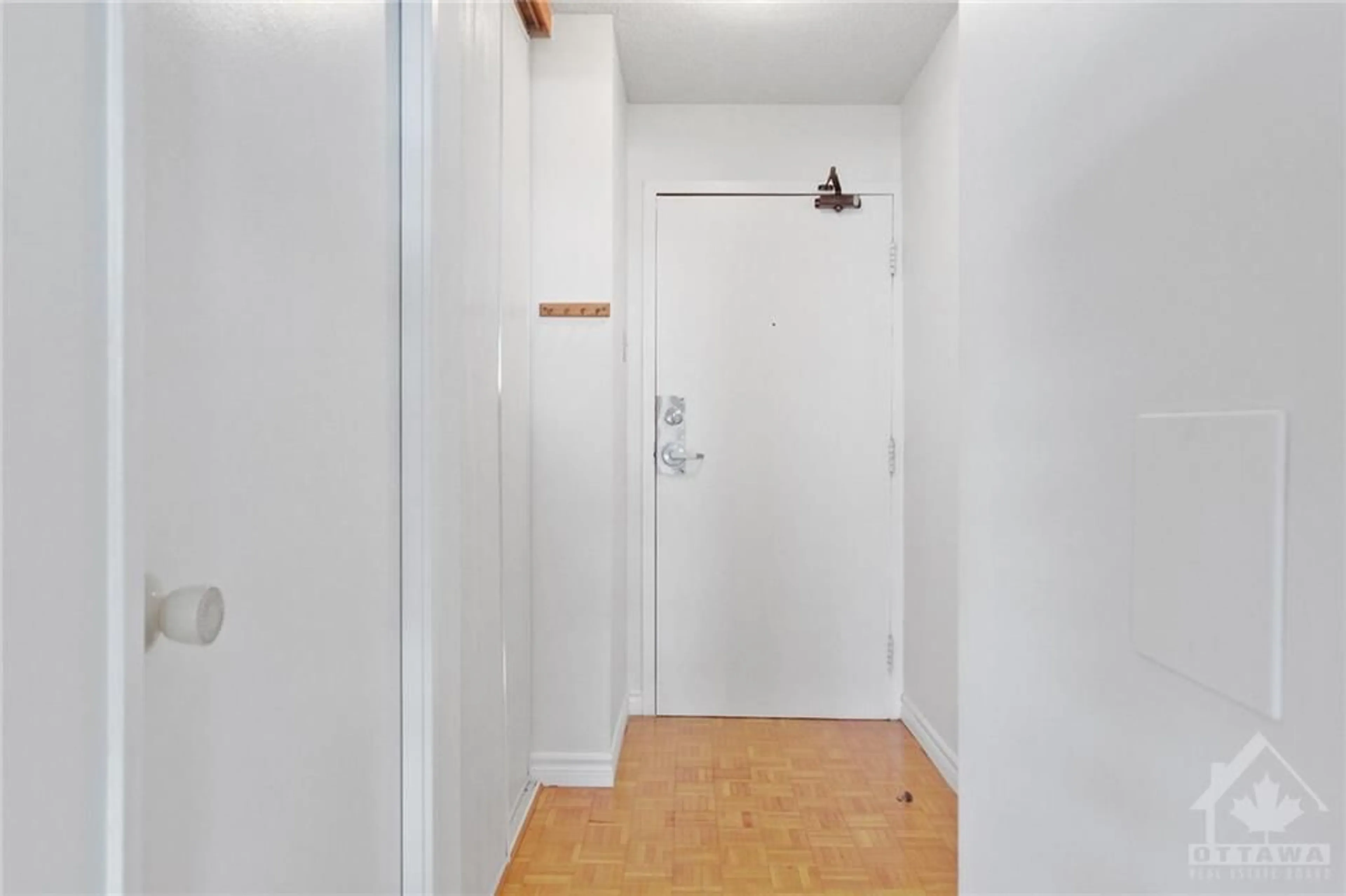 Indoor entryway, not visible floor for 475 LAURIER Ave #1405, Ottawa Ontario K1R 7X1