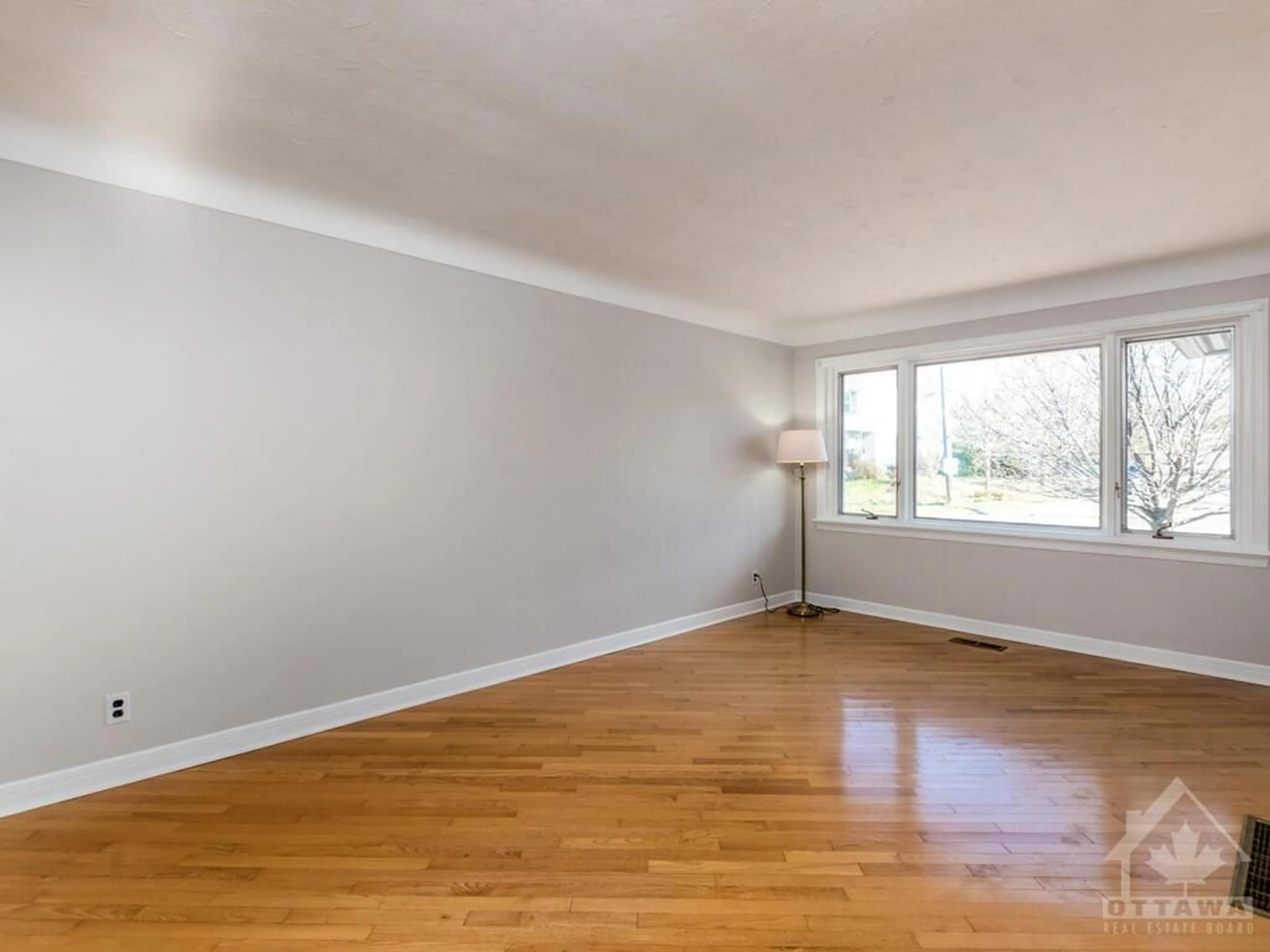 A pic of a room, wood floors for 2264 UTAH St, Ottawa Ontario K1H 7W8