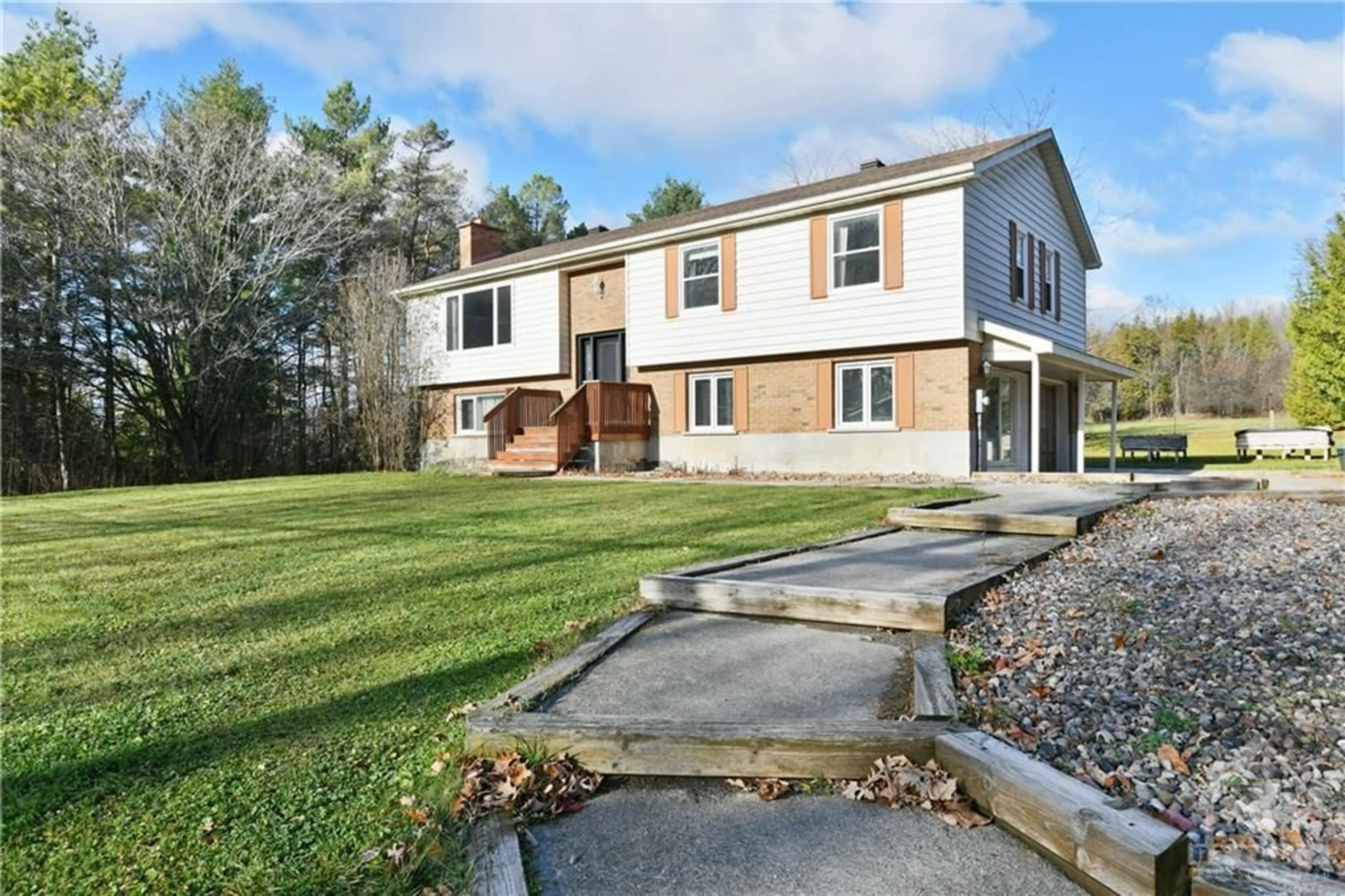 Frontside or backside of a home, cottage for 40 DOCHART St, Braeside Ontario K0A 1G0