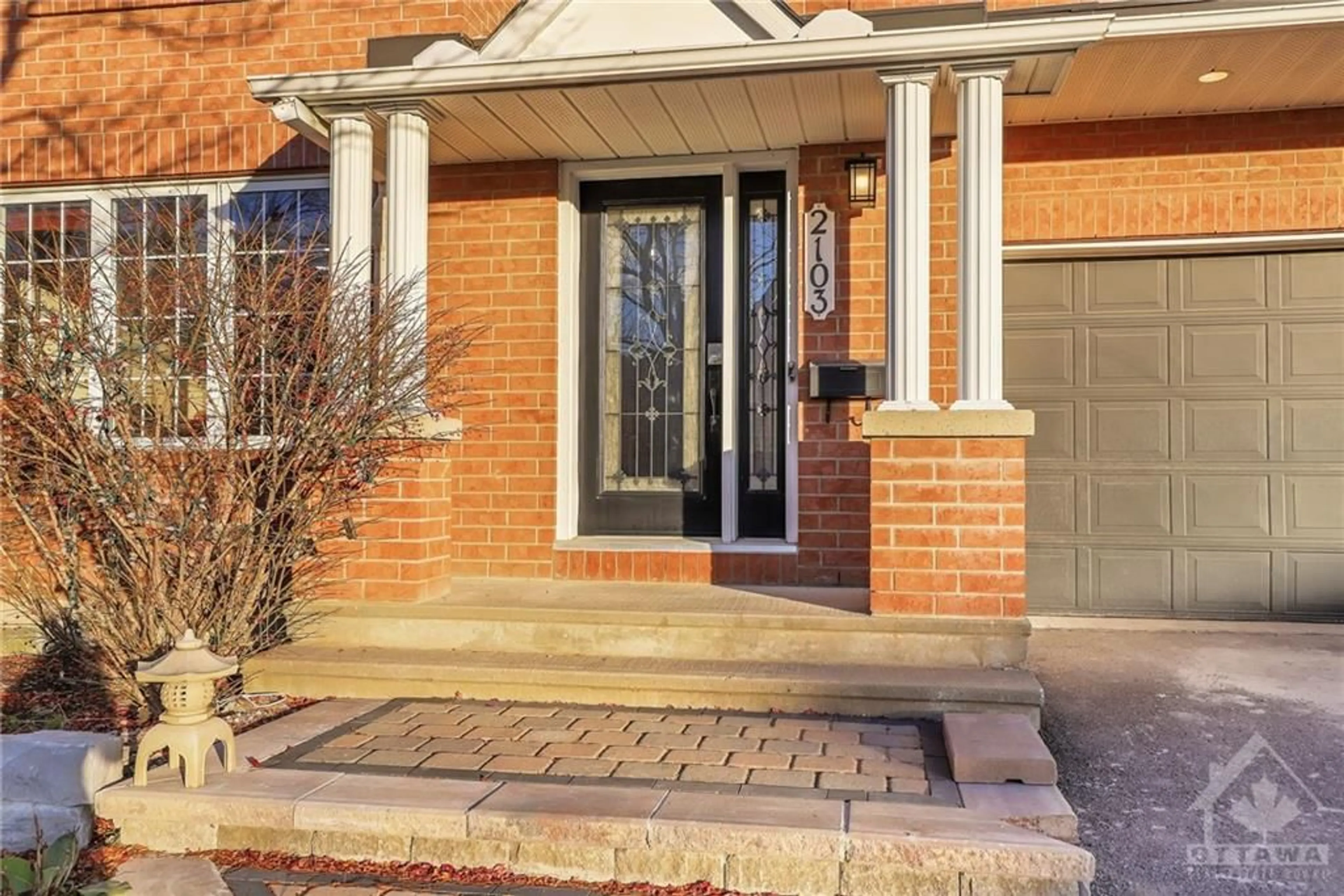 Home with brick exterior material for 2103 ESPRIT Dr, Ottawa Ontario K4A 4K2