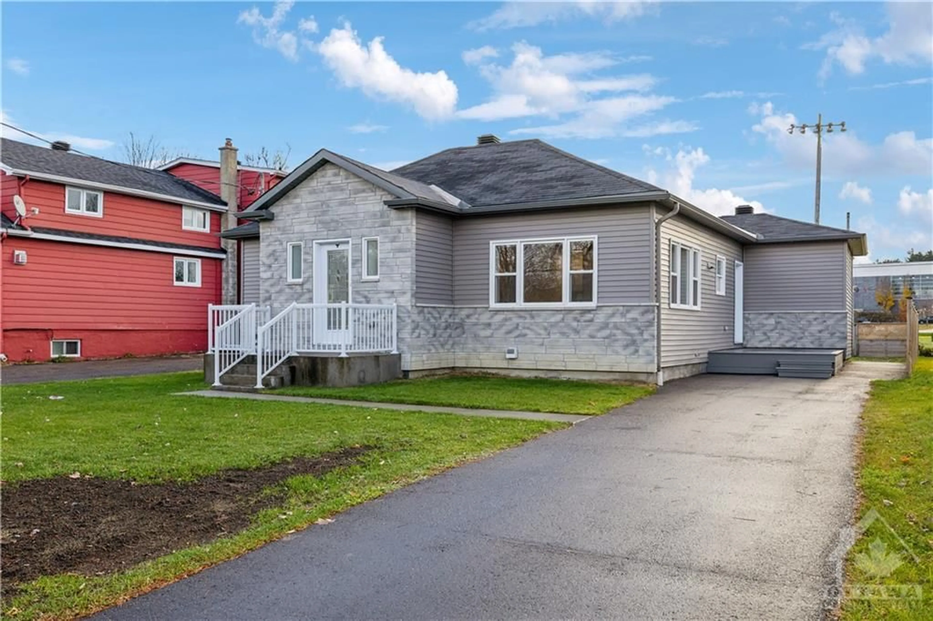 Frontside or backside of a home, cottage for 1459 LAURIER St, Rockland Ontario K4K 1C8