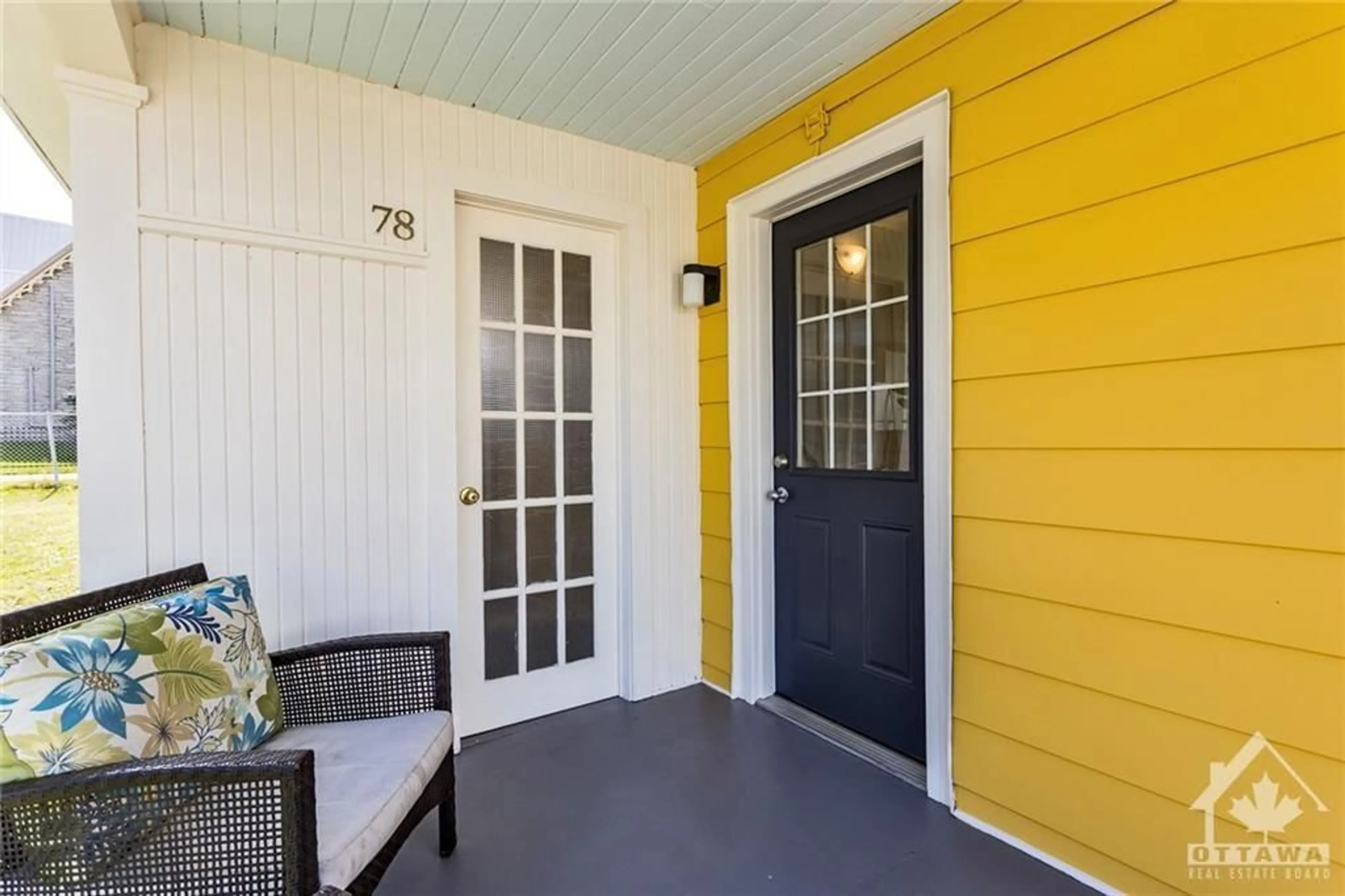 Indoor entryway, wood floors for 78 COLBORNE St, Almonte Ontario K0A 1A0