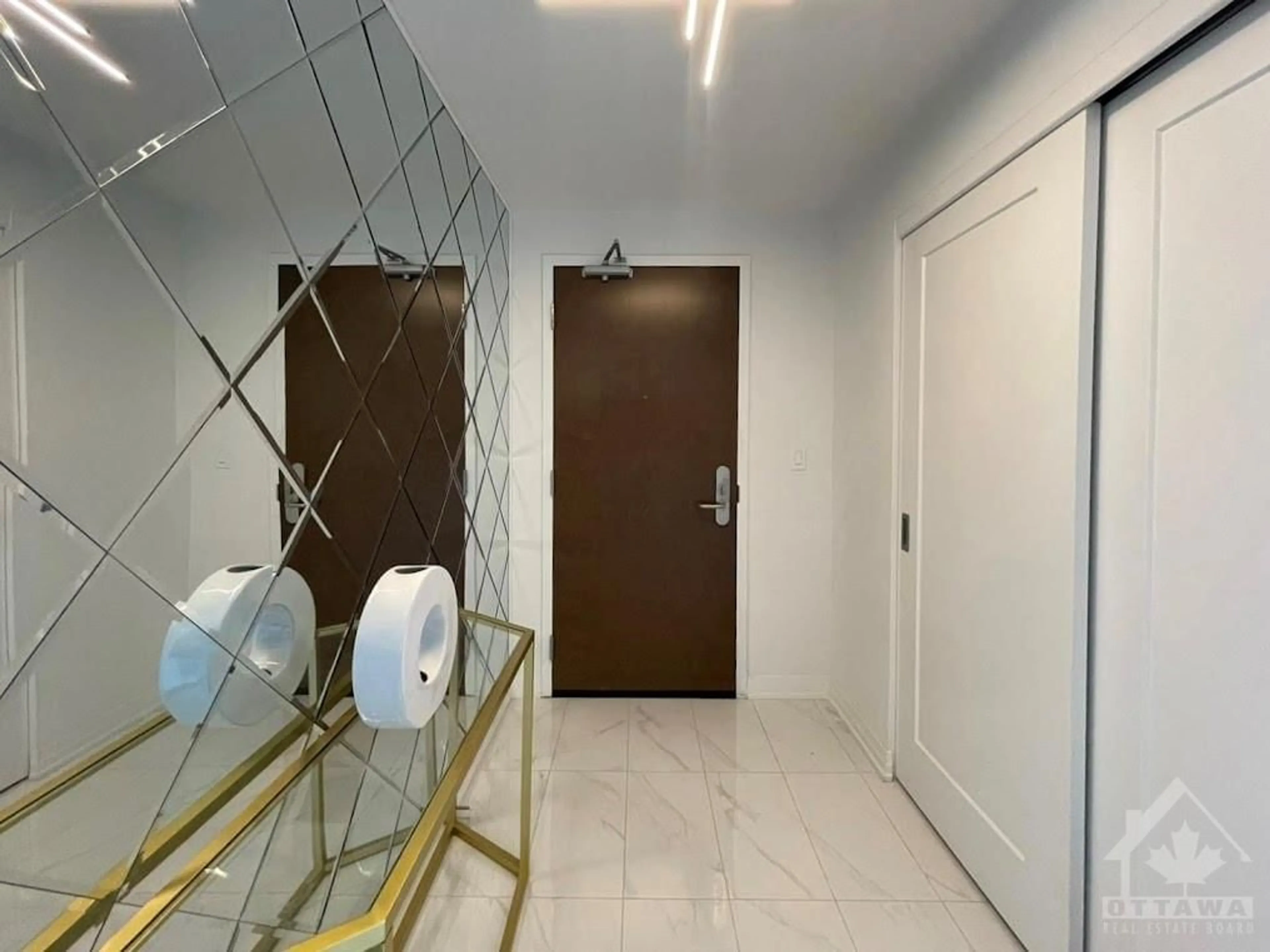 Indoor foyer, not visible floor for 805 CARLING Ave #3302, Ottawa Ontario K1S 5W9