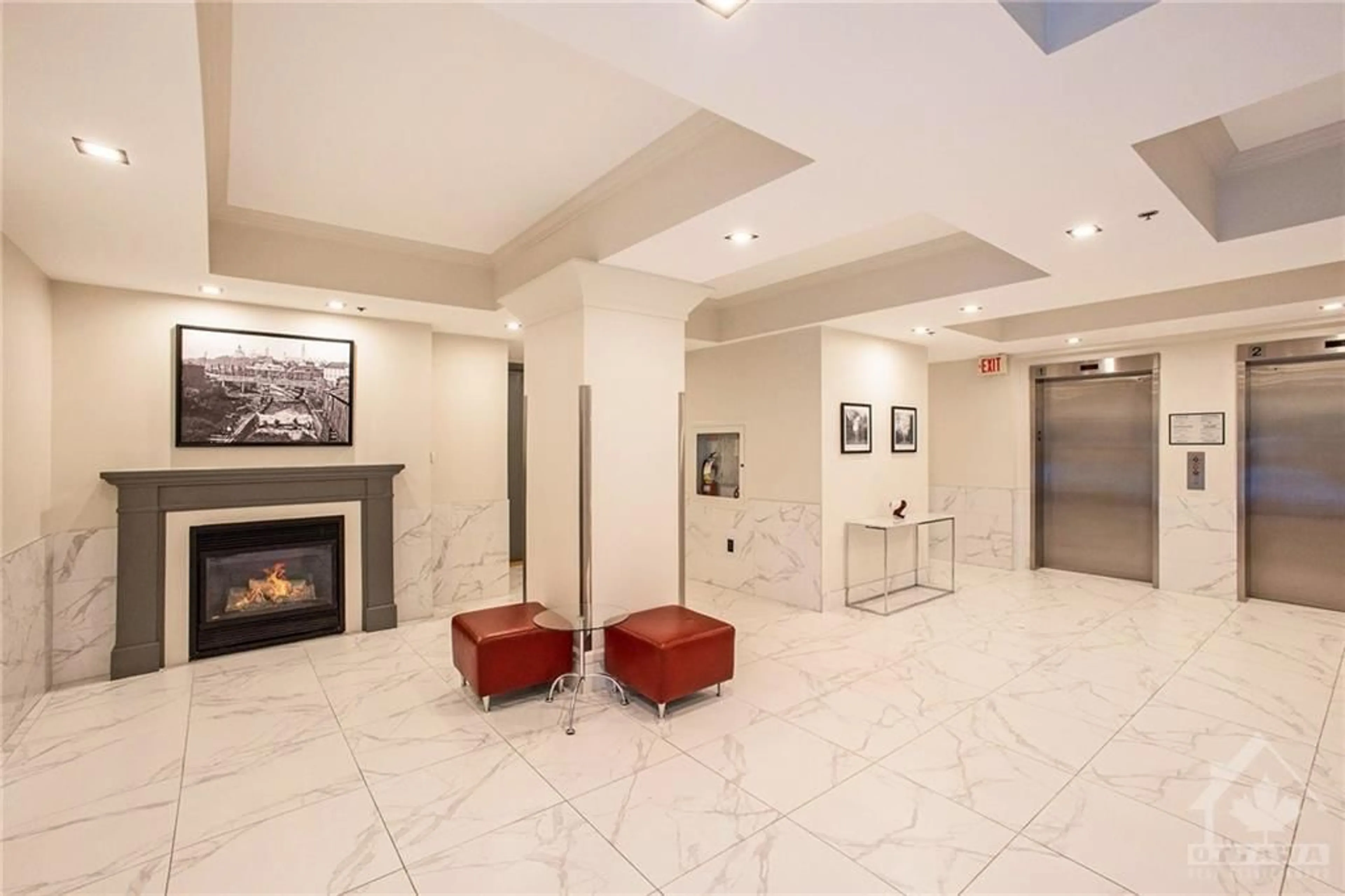 Indoor lobby, ceramic floors for 364 COOPER St #403, Ottawa Ontario K2P 2P3