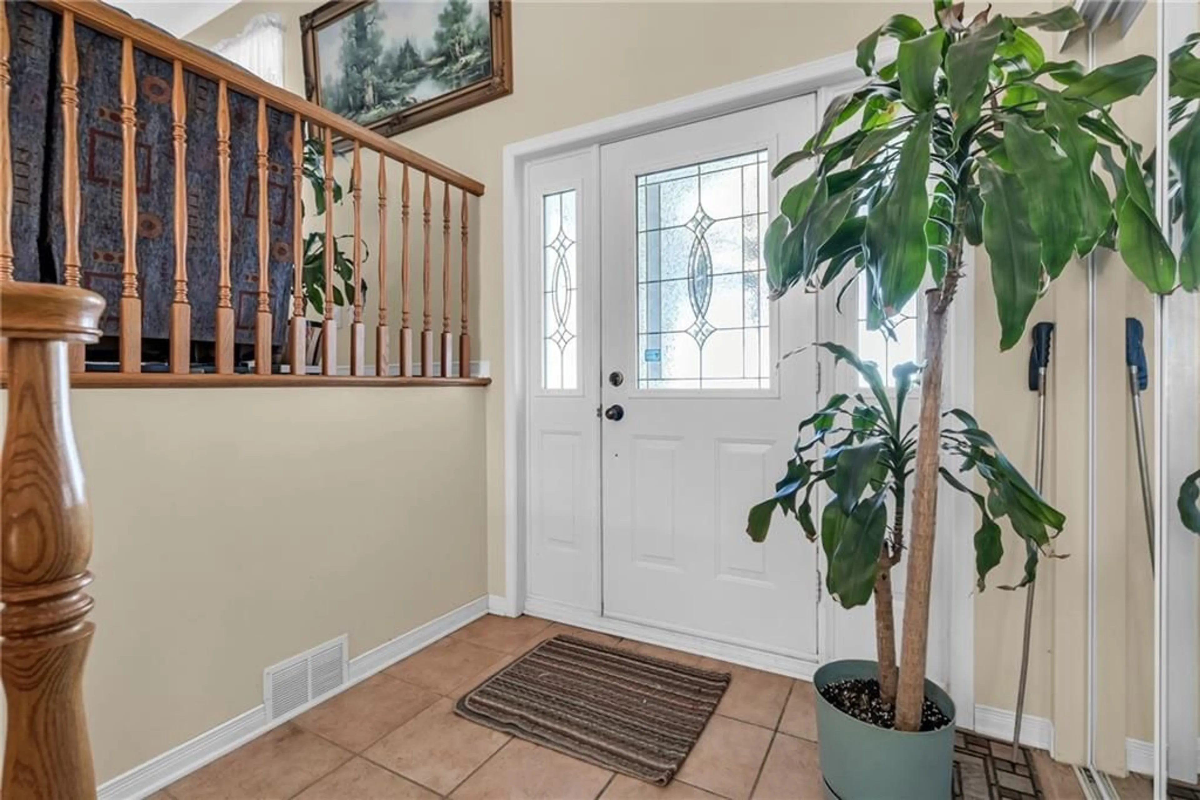 Indoor entryway, wood floors for 6070 5TH LINE Rd, Bainsville Ontario K0C 1E0