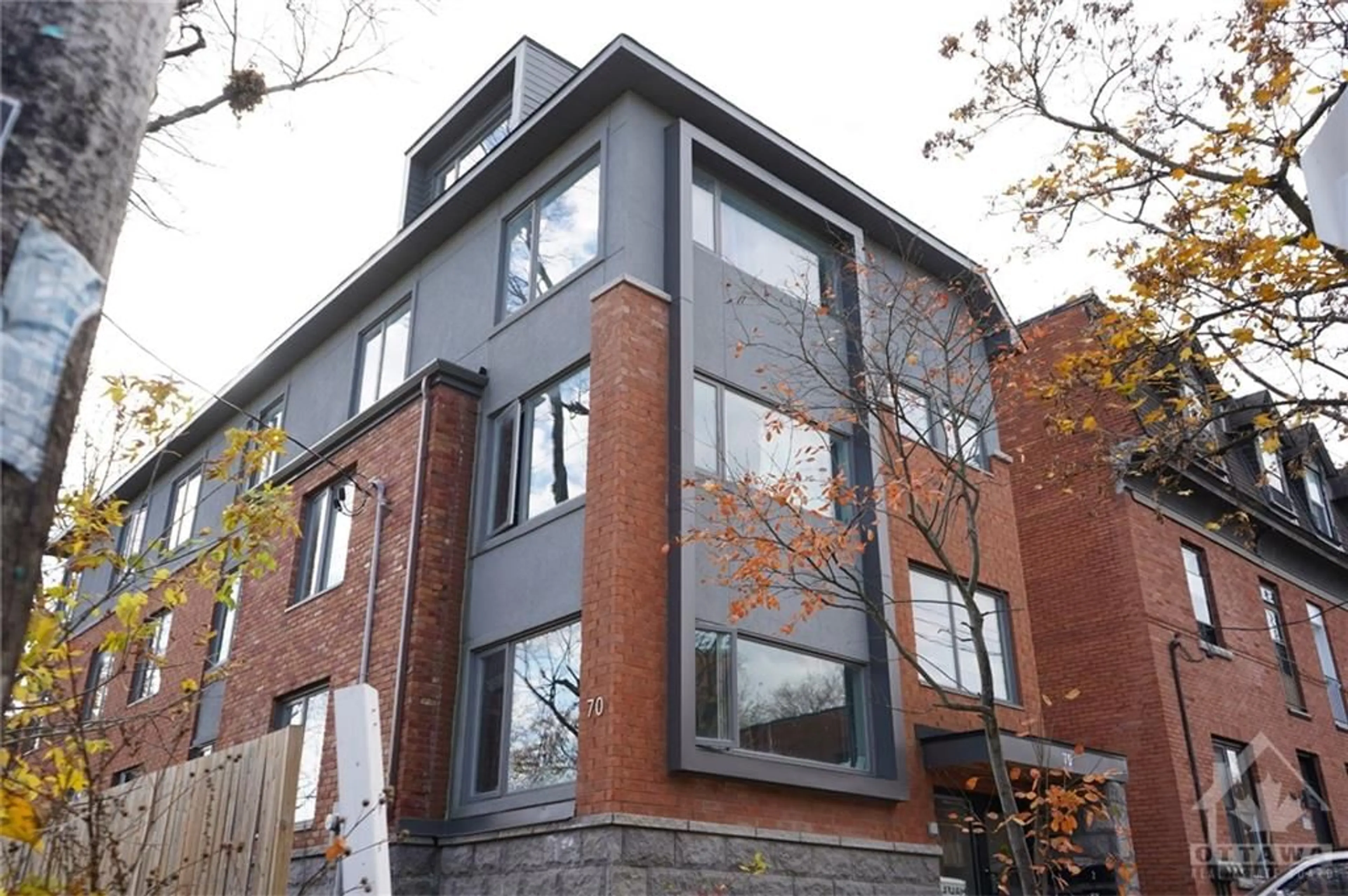 Home with brick exterior material for 70 RUSSELL Ave, Ottawa Ontario K1N 7X1