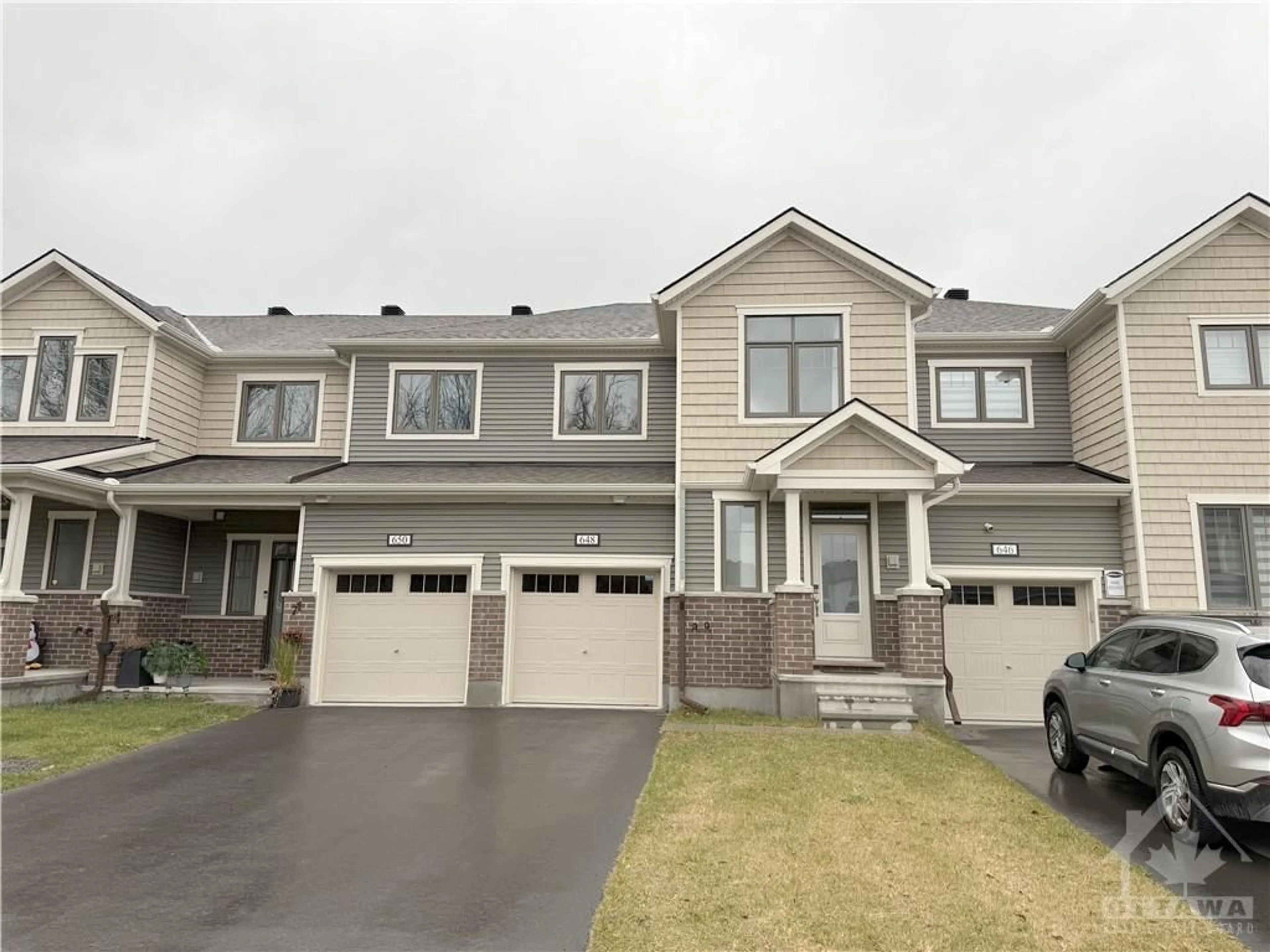 Frontside or backside of a home, the street view for 648 CYGNUS St, Ottawa Ontario K2J 7B2