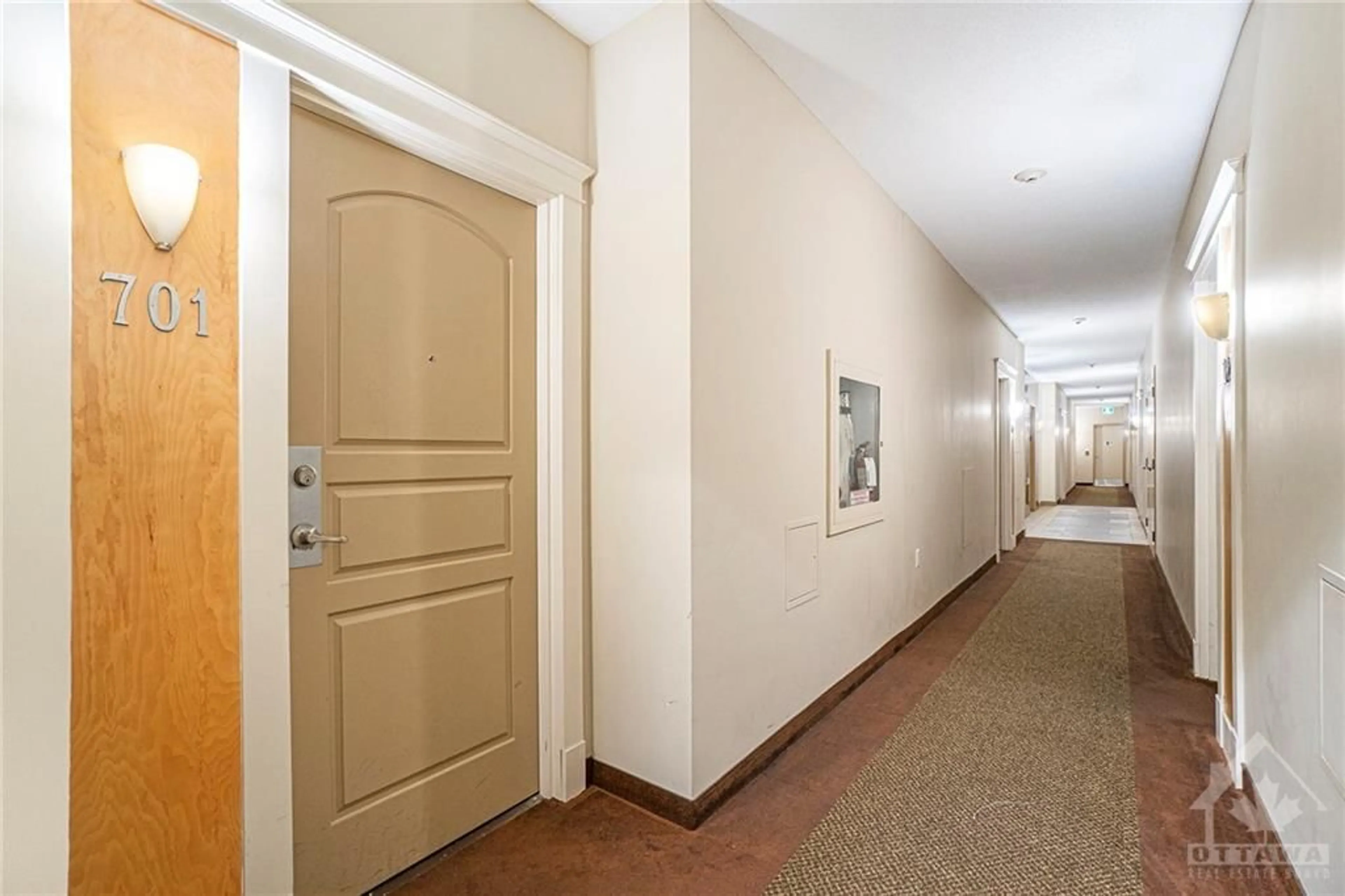 Indoor foyer, unknown floor for 100 ROGER GUINDON Rd #701, Ottawa Ontario K1G 1N7