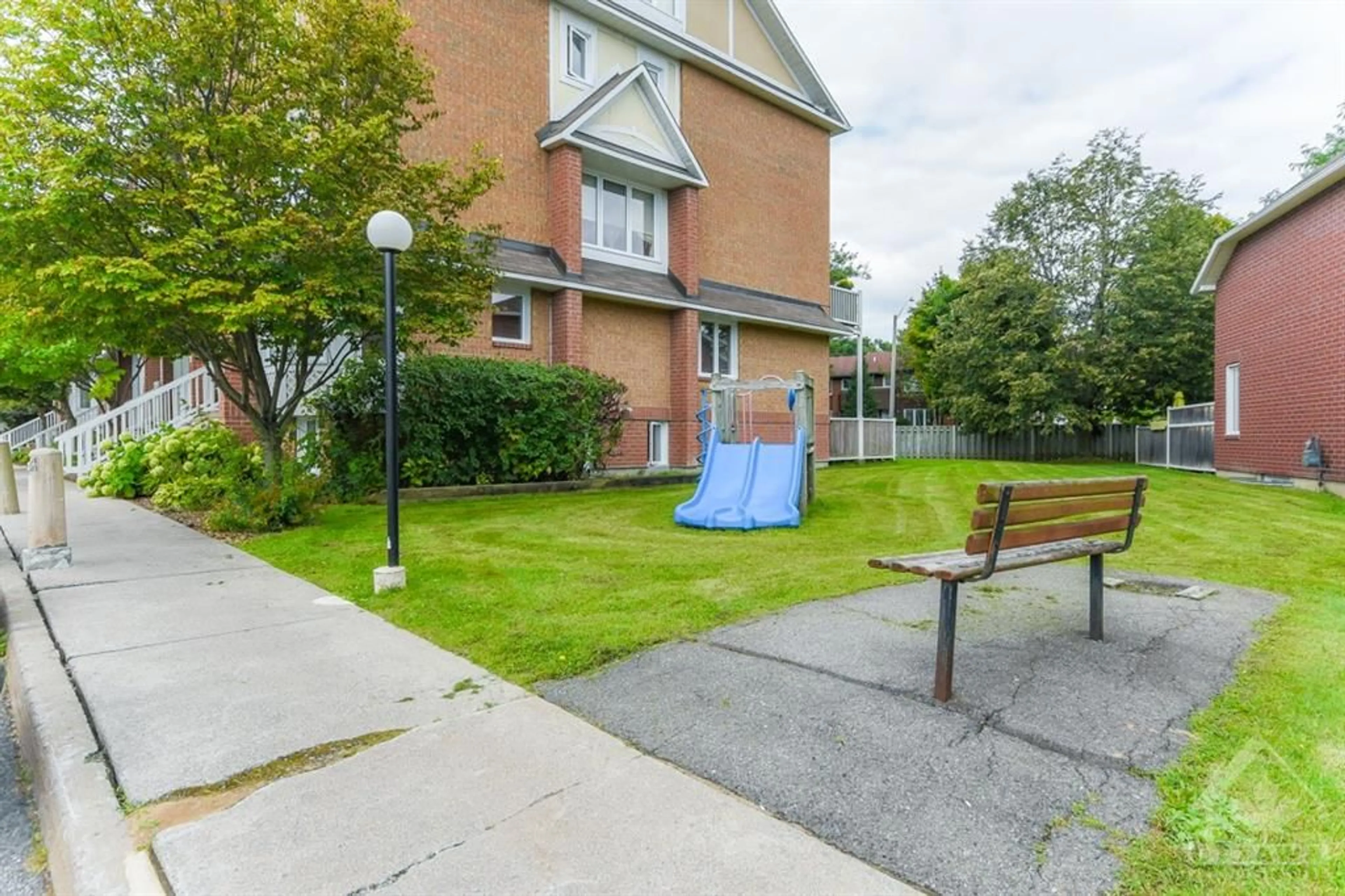 Patio, the street view for 1100 GABLEFIELD Pvt #4, Ottawa Ontario K1J 1E3