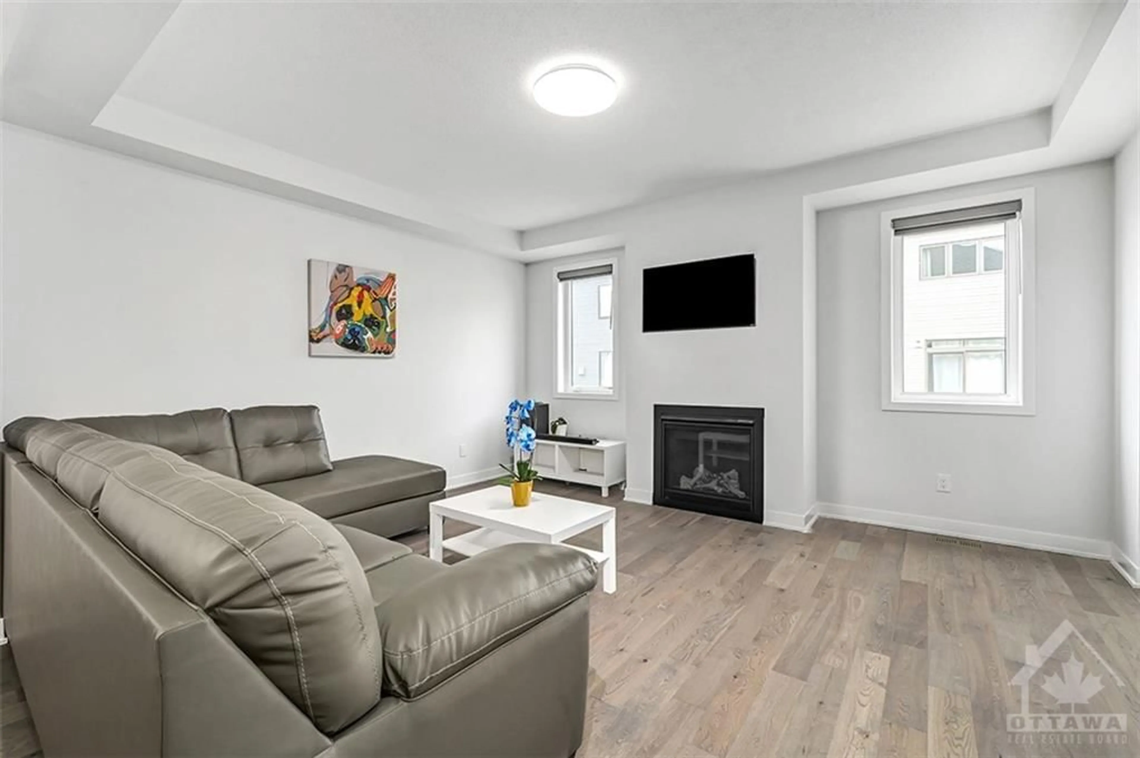 Living room, wood floors for 309 CROSSWAY Terr, Ottawa Ontario K2S 3A8