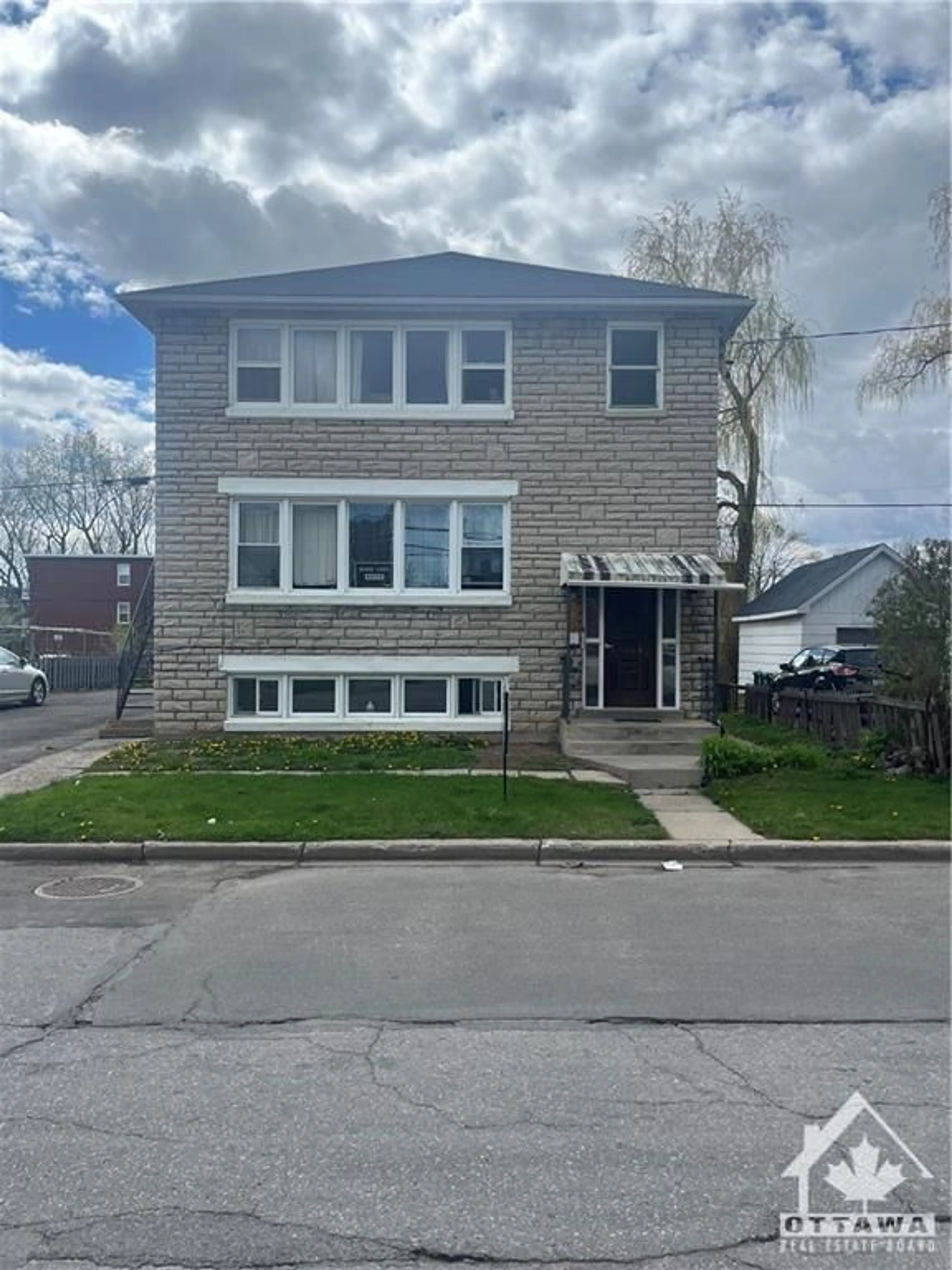 A pic from exterior of the house or condo, the front or back of building for 382 BRANT St, Ottawa Ontario K1L 6V6