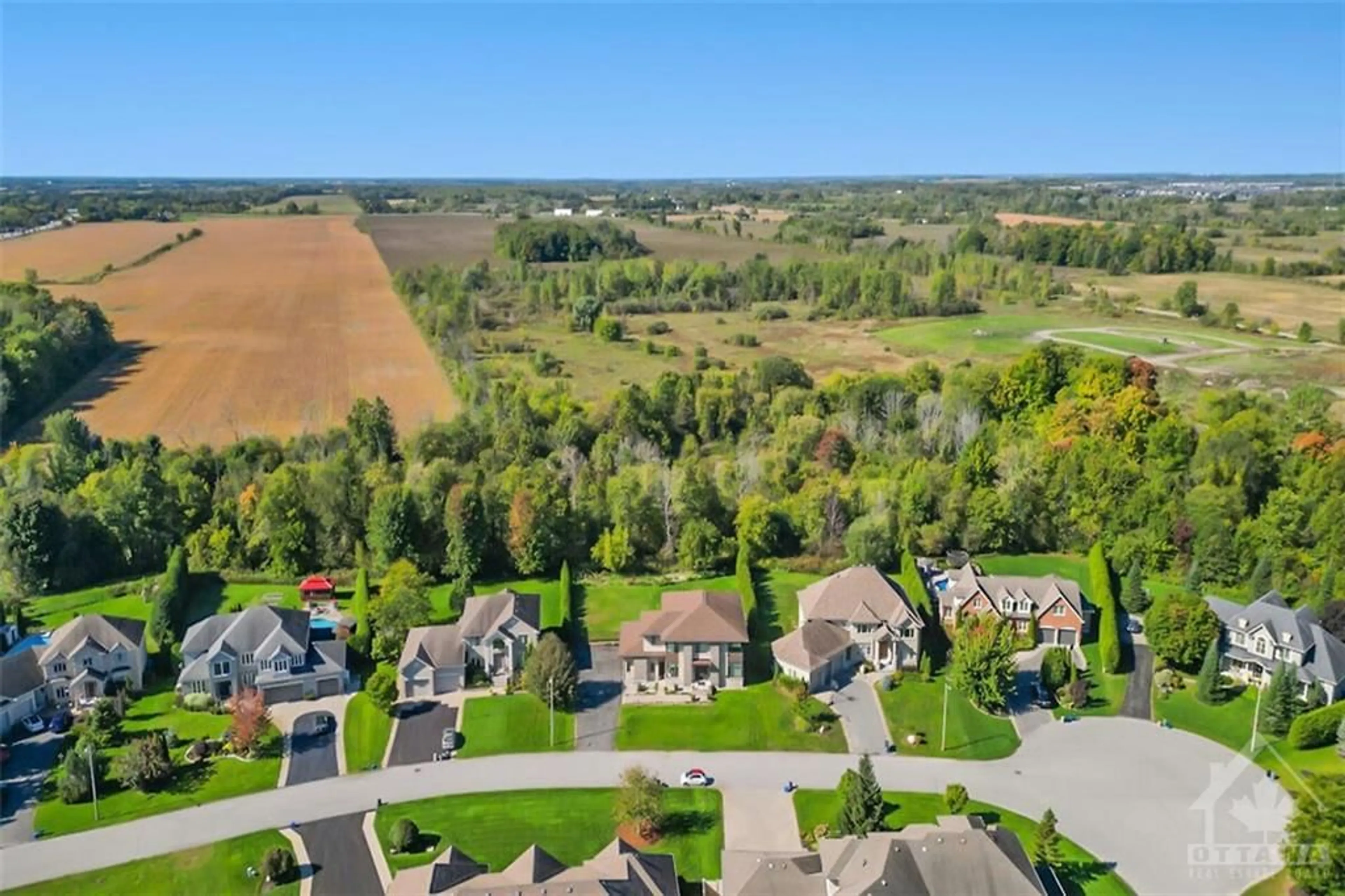 A pic from exterior of the house or condo, cottage for 430 LOCKMASTER Cres, Manotick Ontario K4M 1L8