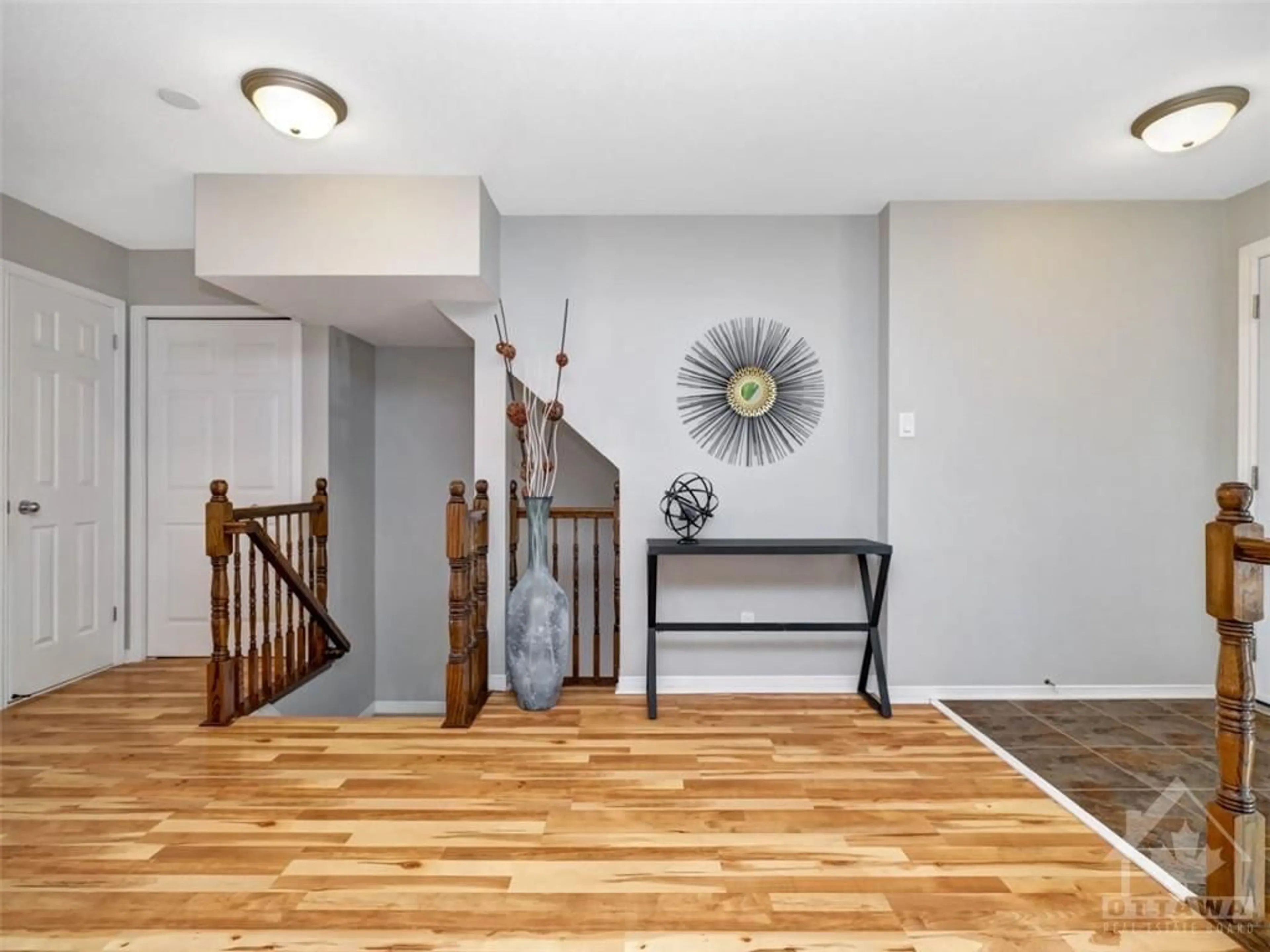 Indoor entryway, wood floors for 278 KELTIE Pvt, Ottawa Ontario K2J 0A4