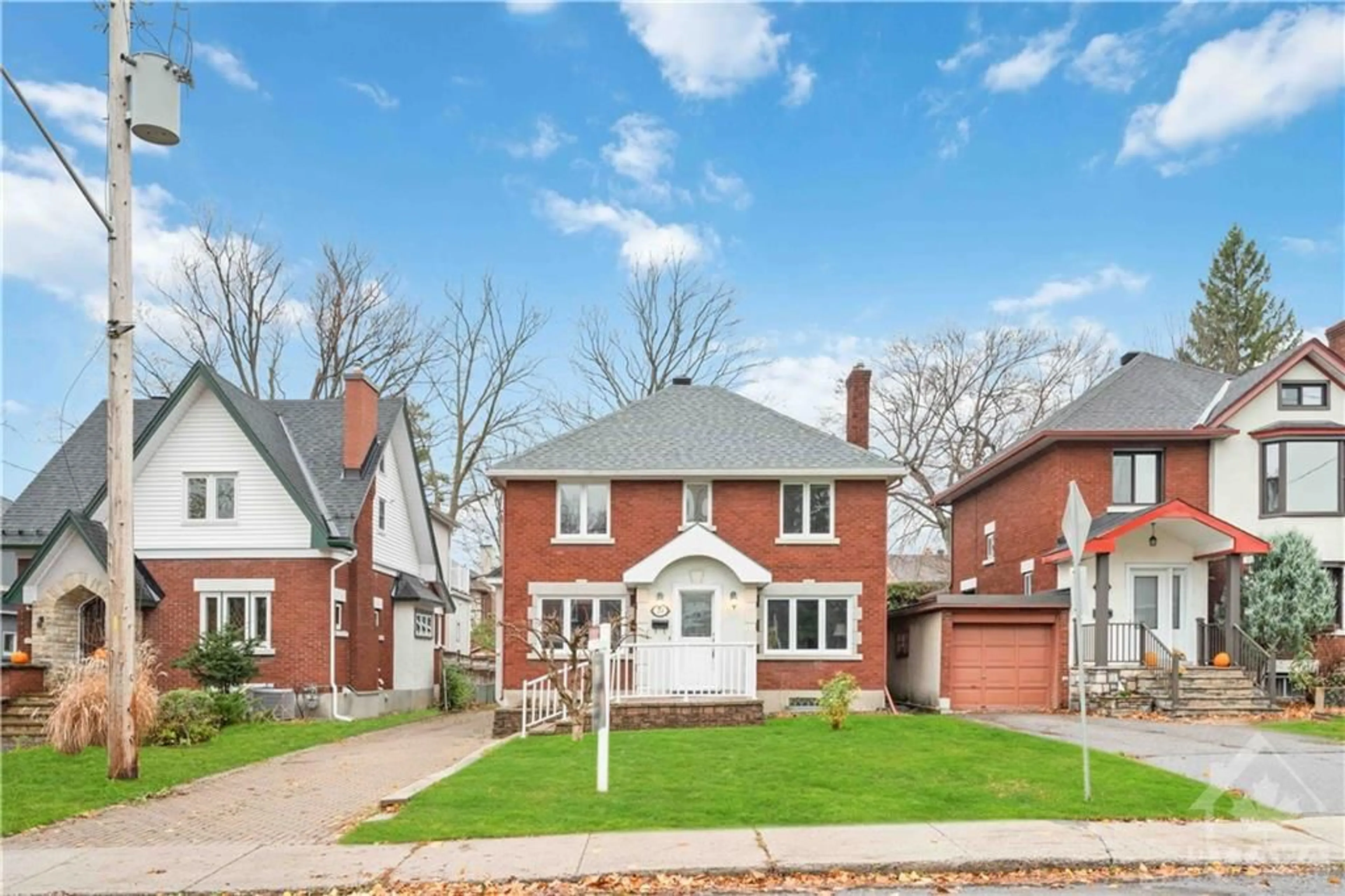 Frontside or backside of a home, the street view for 278 BAYSWATER Ave, Ottawa Ontario K1Y 2H1