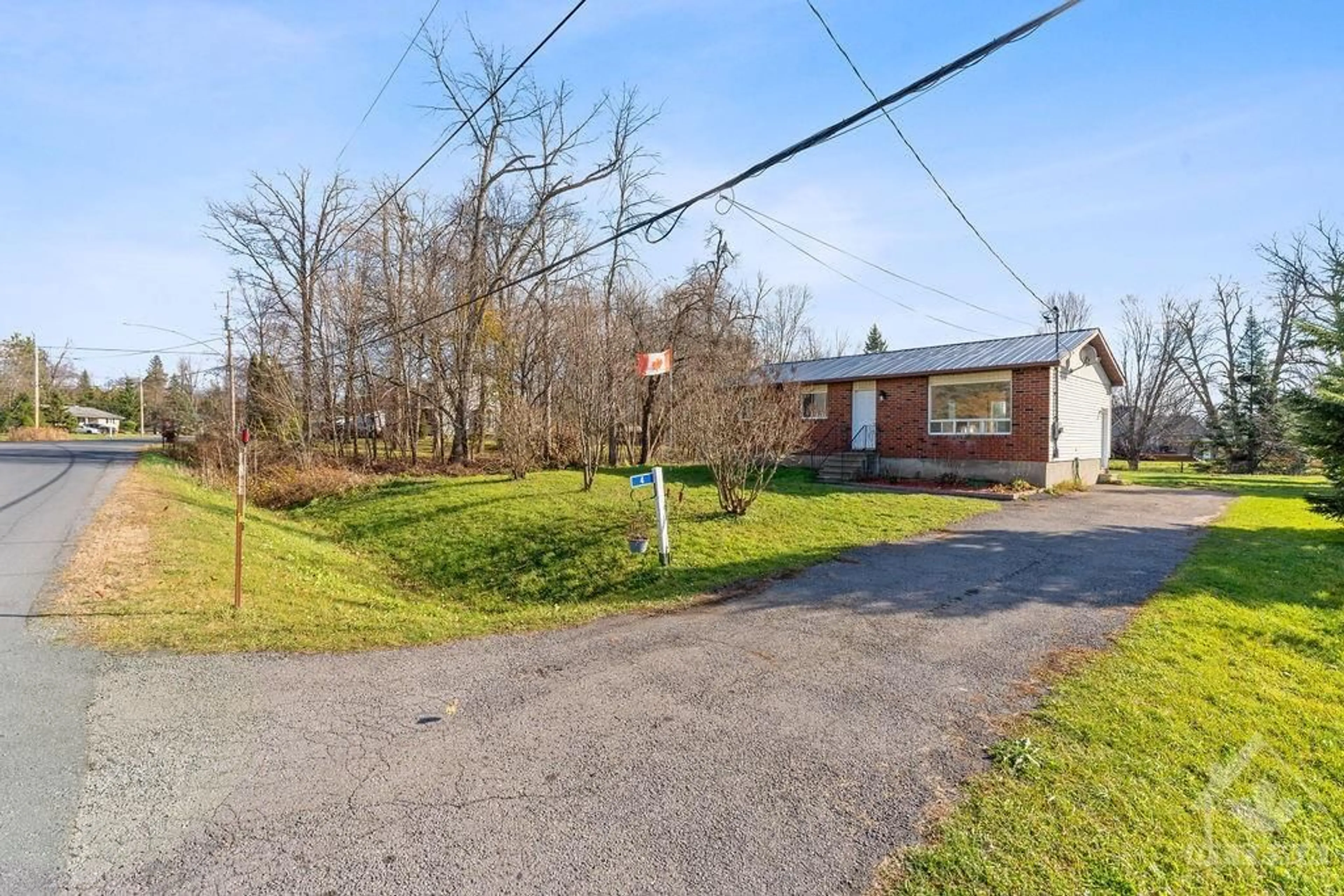 Frontside or backside of a home, the street view for 4 ALEXANDER St, Rockland Ontario K4A 1K7