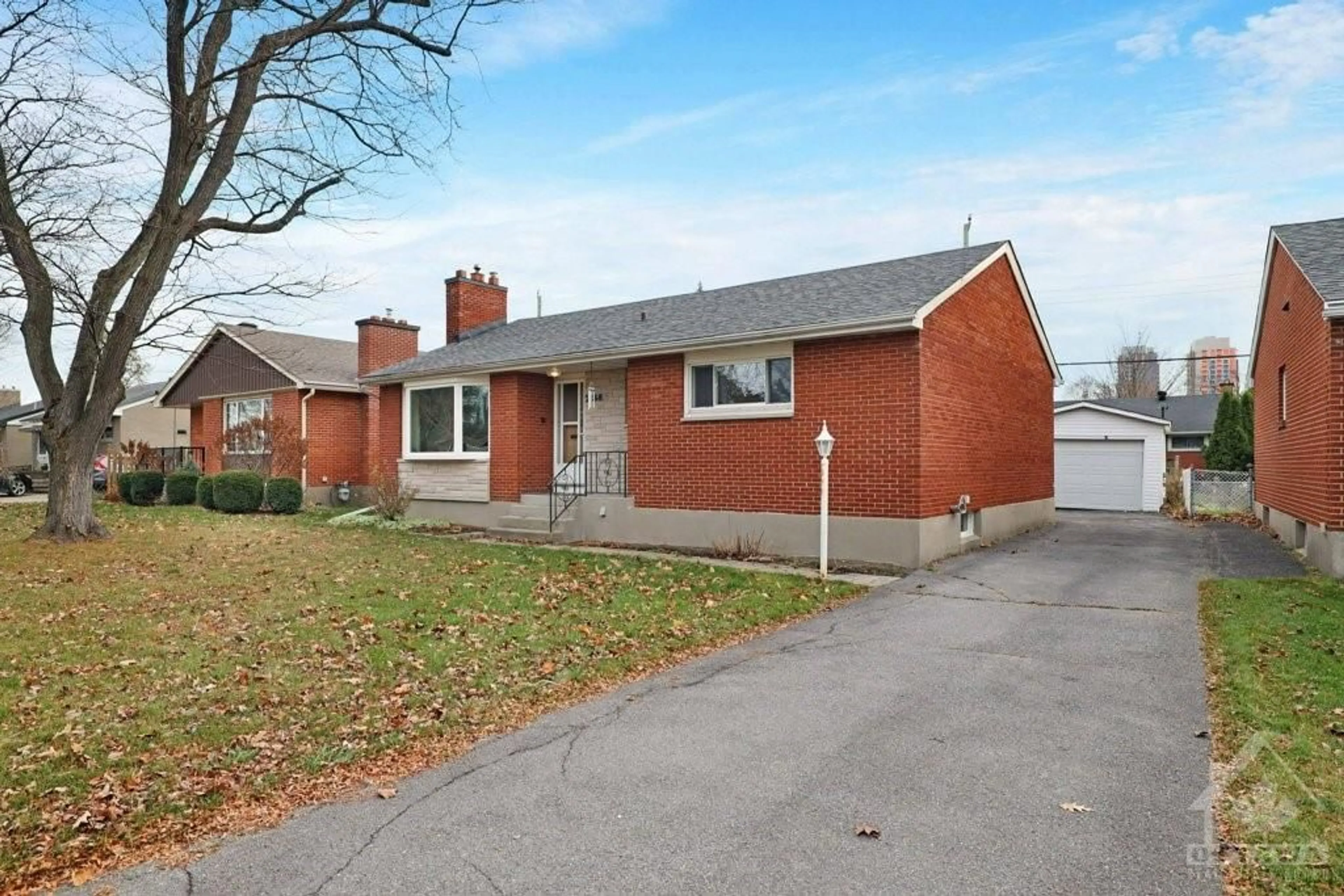 Frontside or backside of a home, the street view for 2368 DRURY Lane, Ottawa Ontario K2C 1G5