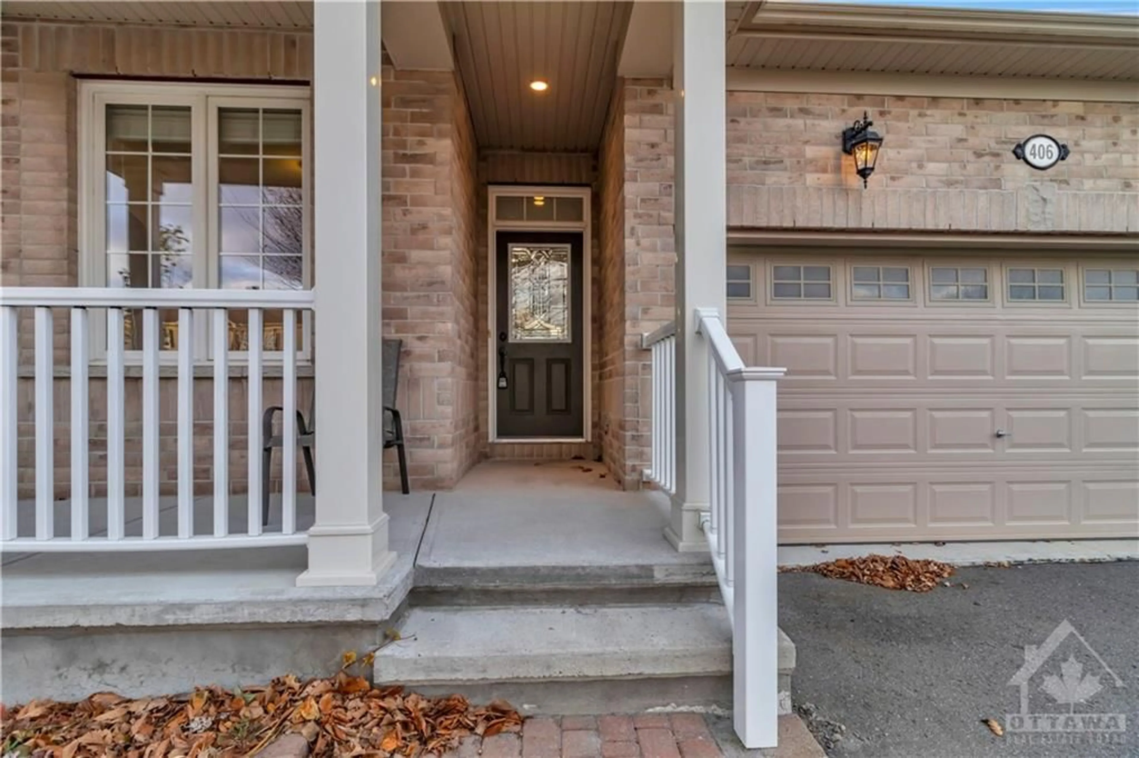 Indoor entryway, wood floors for 406 BLACKLEAF Dr, Ottawa Ontario K2J 5S5