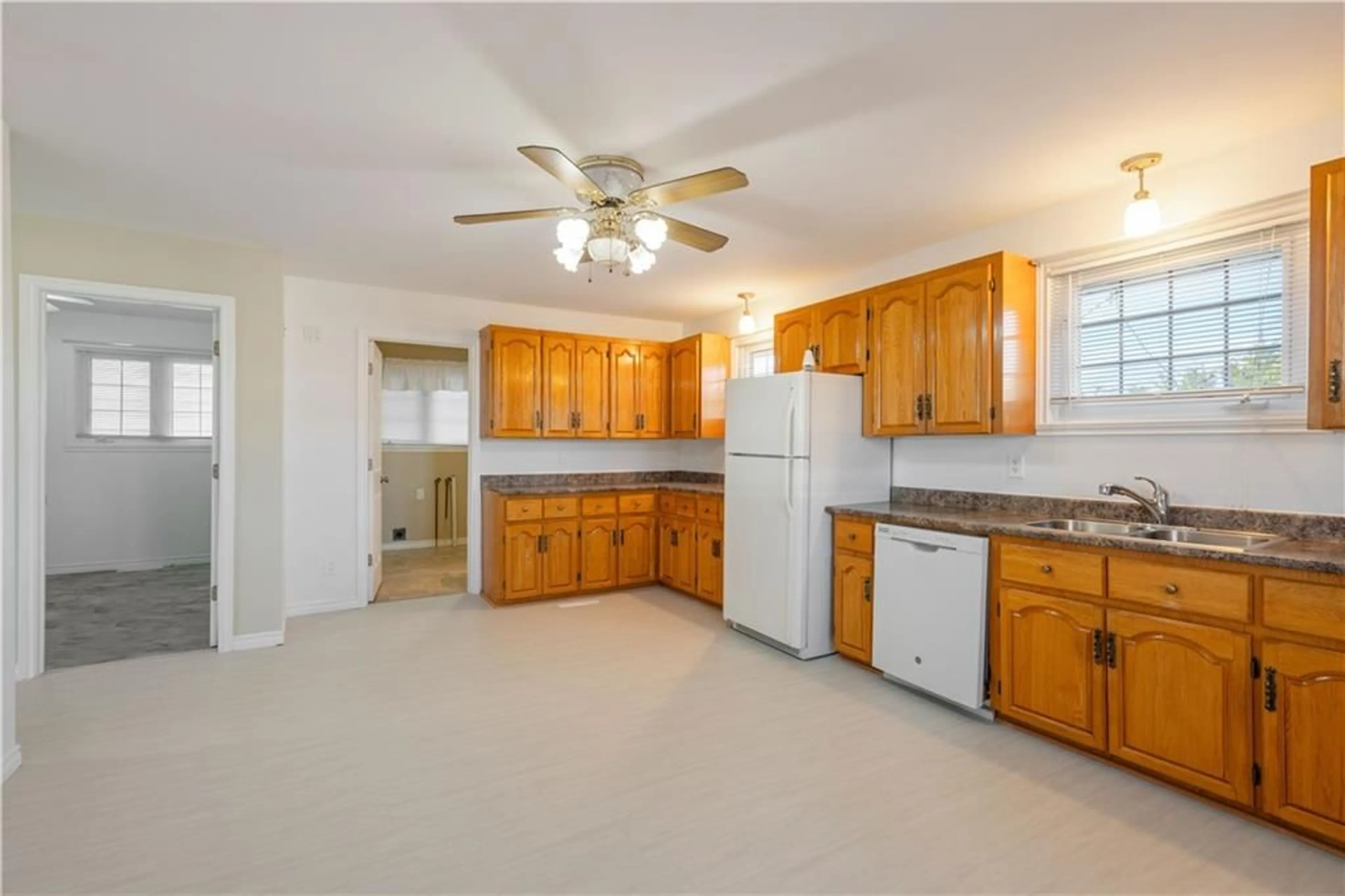 Standard kitchen, wood floors, cottage for 67 VICTORIA St, Alexandria Ontario K0C 1A0