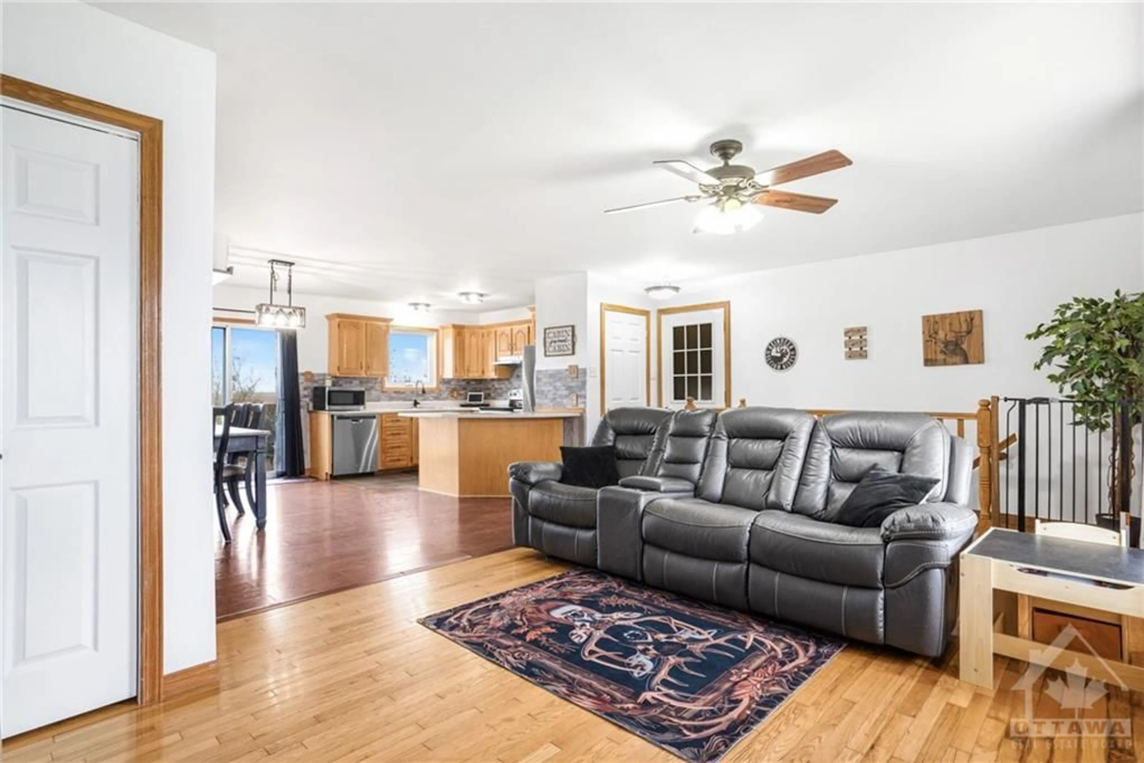 Living room, wood floors for 920 COUNTY RD 23 Rd, St Bernardin Ontario K0B 1R0