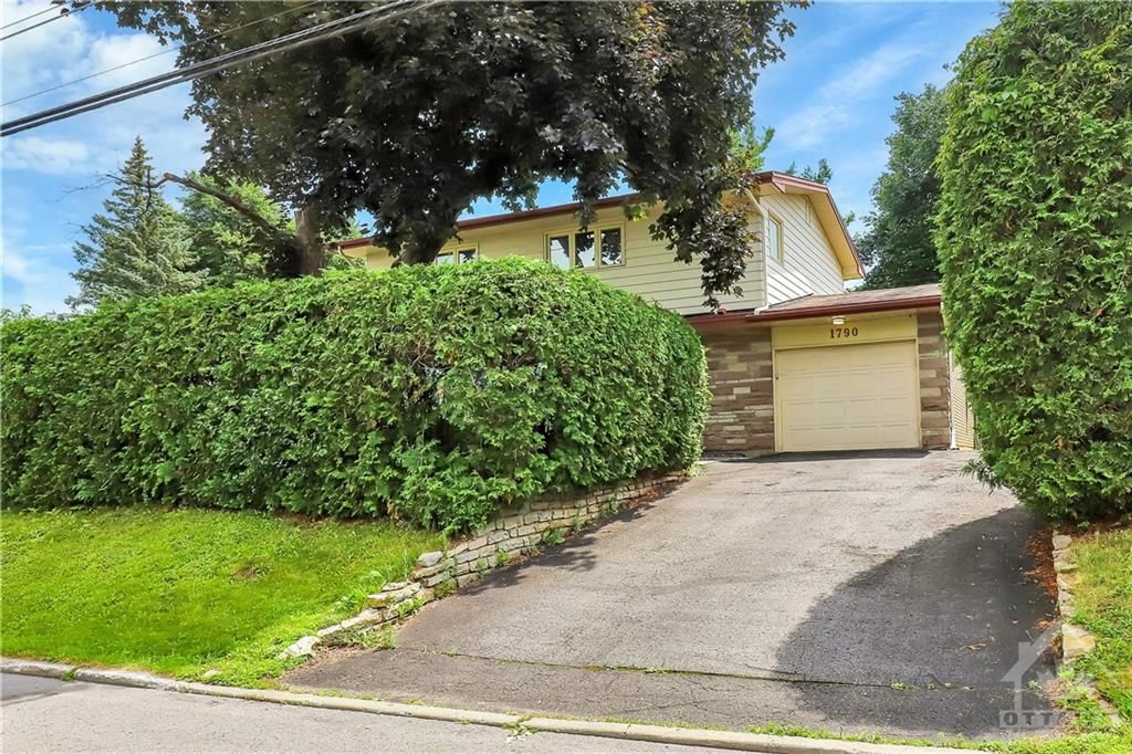 Frontside or backside of a home, the street view for 1790 KILBORN Ave, Ottawa Ontario K1H 6N2