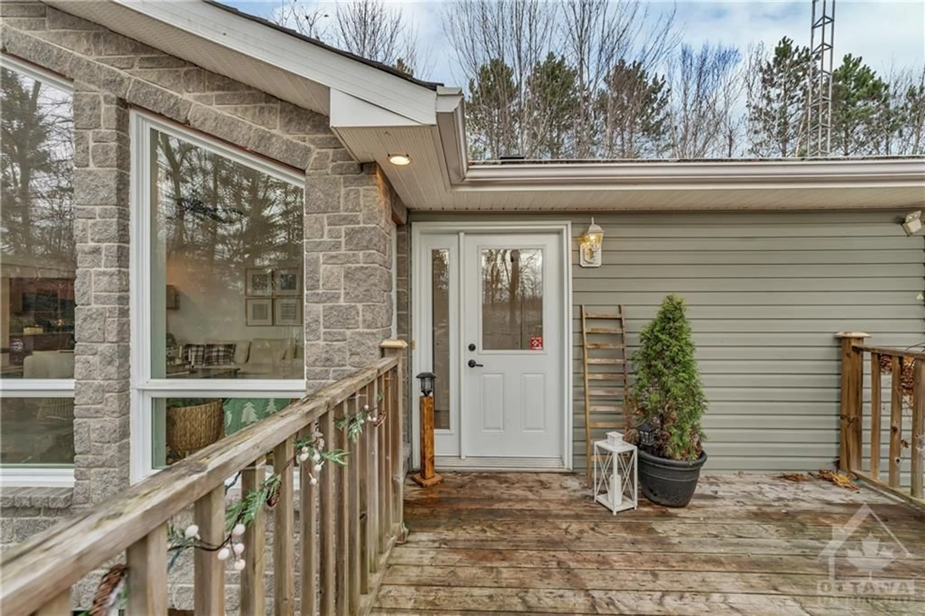 Indoor entryway, wood floors for 97 SEGUINBOURG Rd, Casselman Ontario K0A 1M0