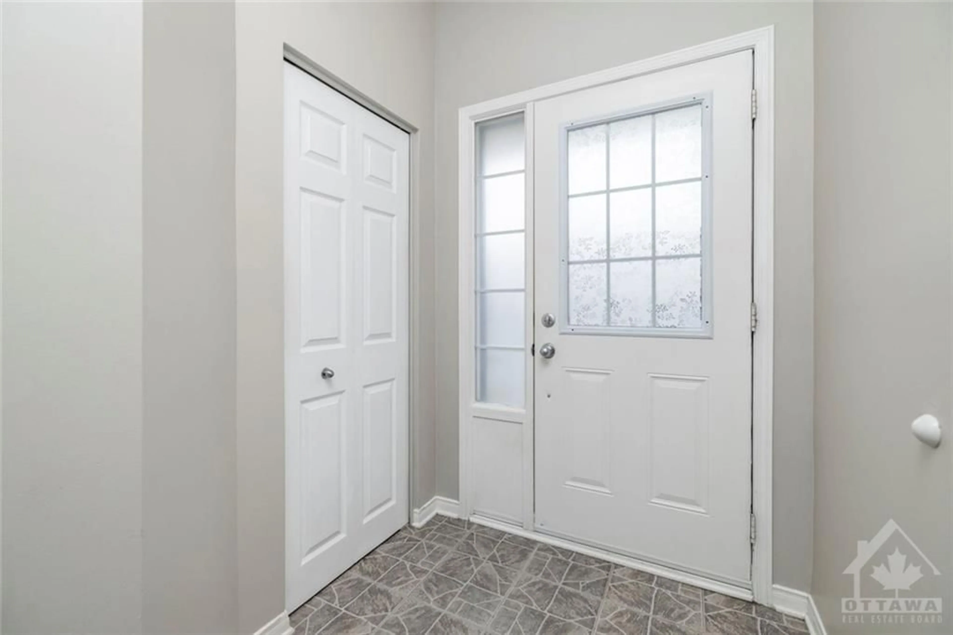 Indoor entryway, unknown floor for 155 CHALLENGE Cres, Orleans Ontario K4A 0T9