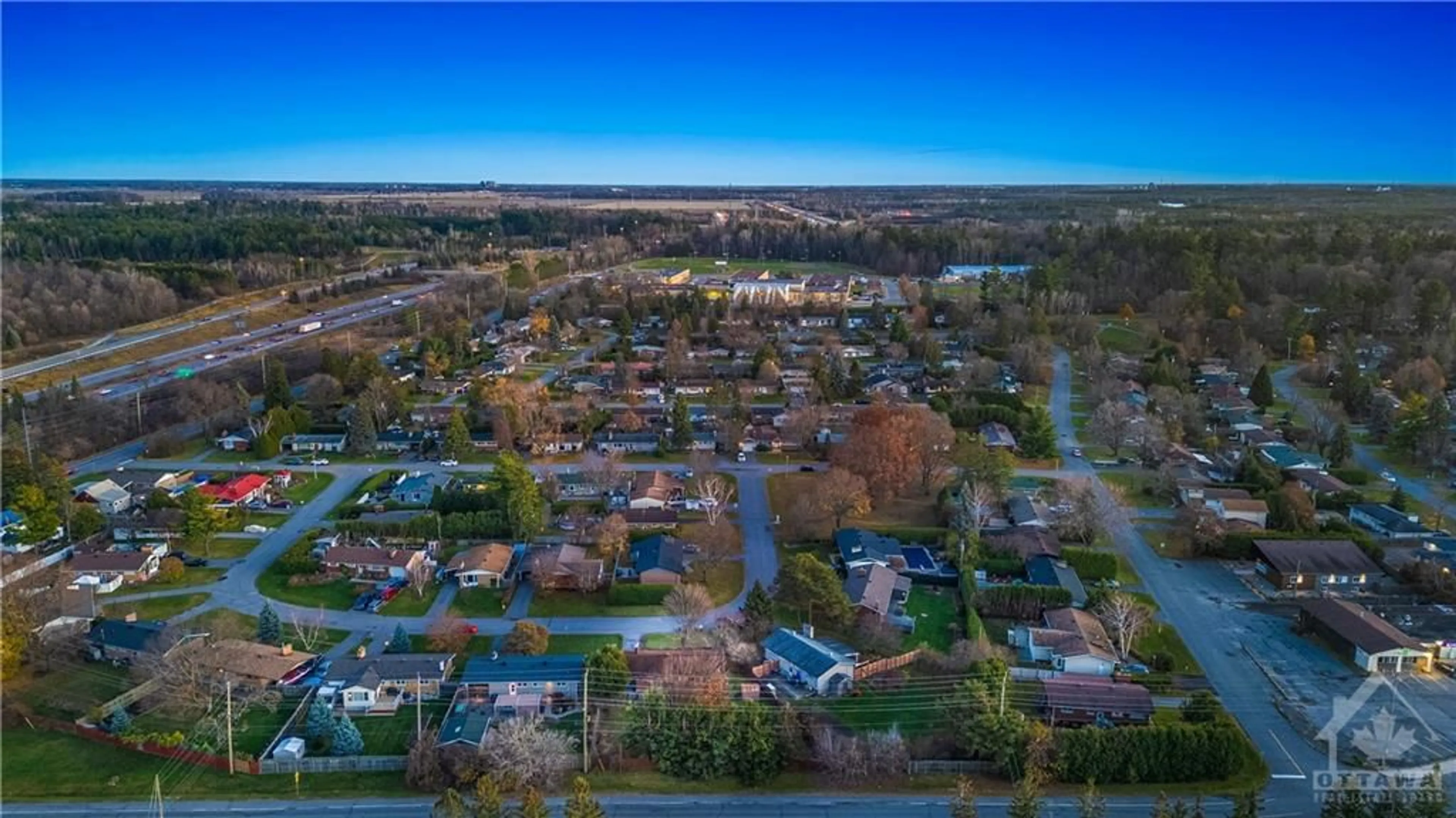 A pic from exterior of the house or condo, the street view for 17 DOMUS Cres, Nepean Ontario K2H 6A3