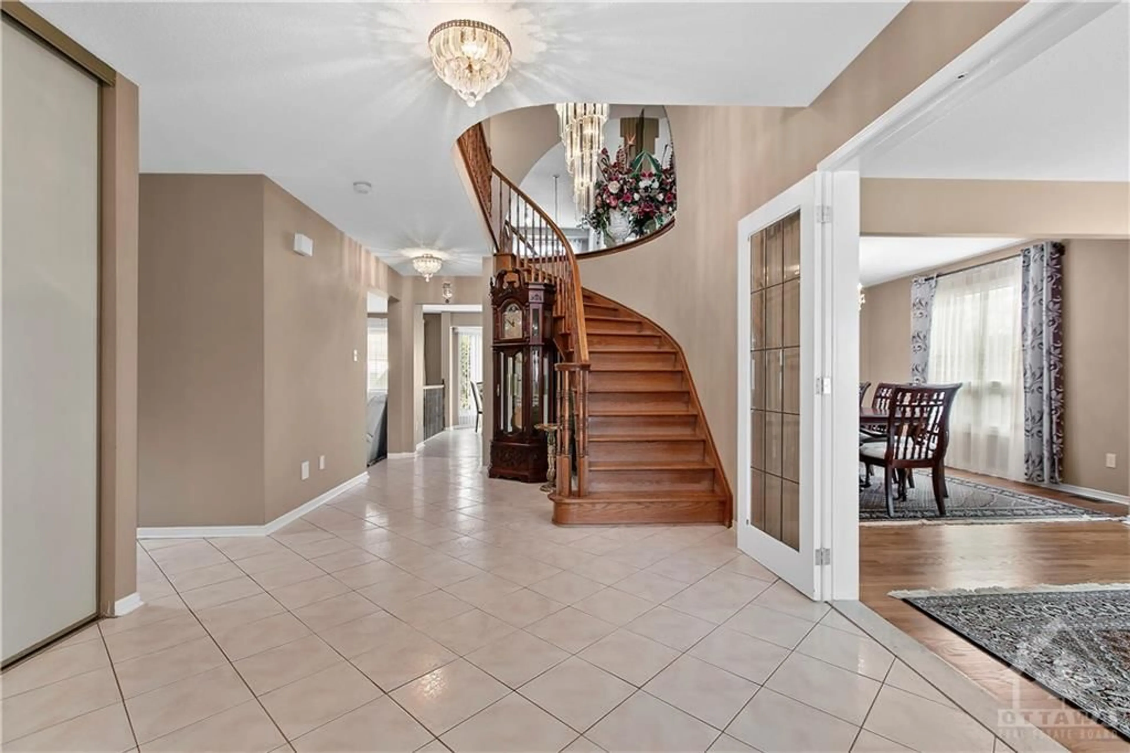 Indoor foyer, wood floors for 1839 CARRIGAN Dr, Ottawa Ontario K4A 2V4