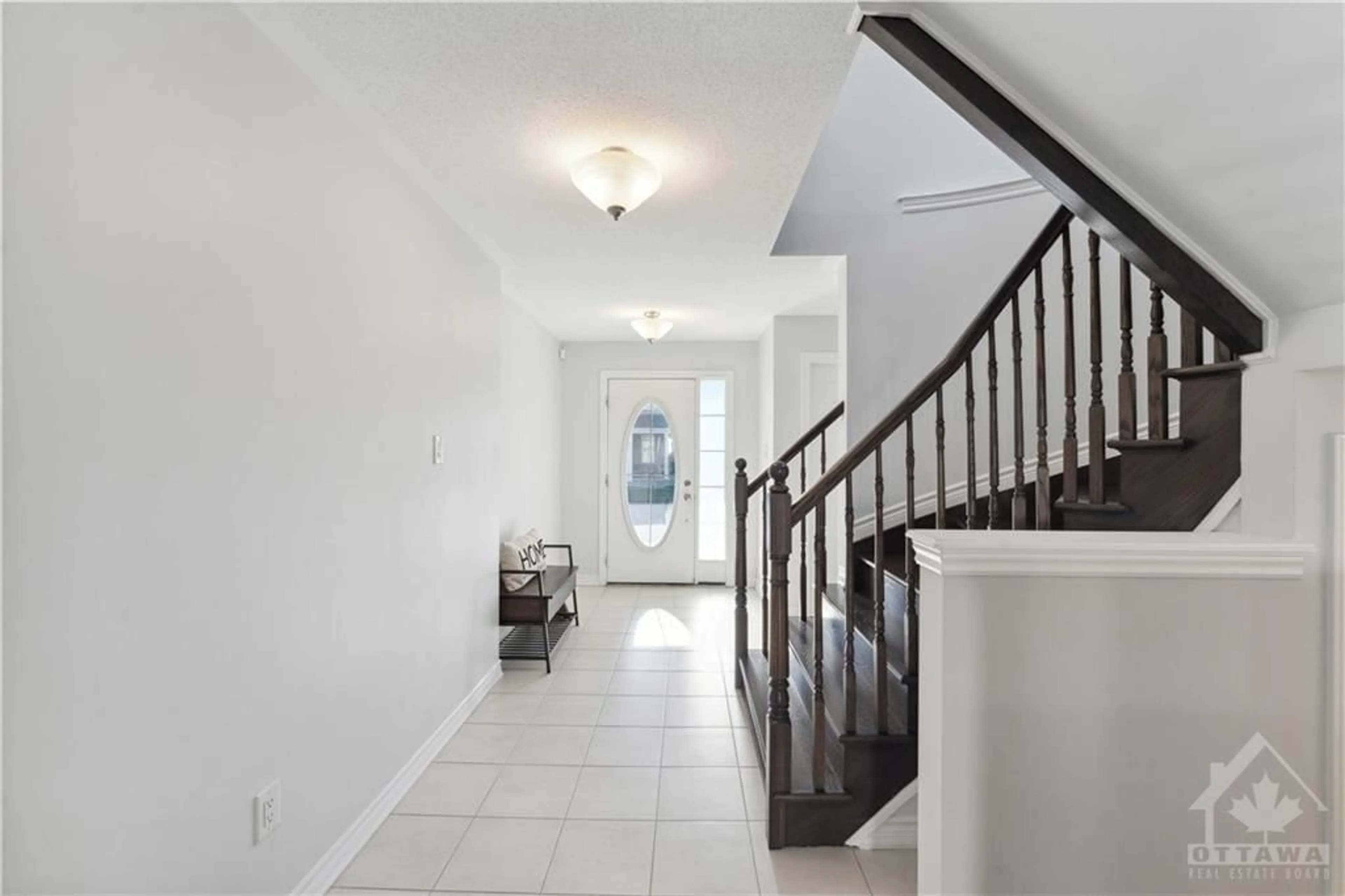 Indoor foyer, wood floors for 777 LOGPERCH Cir, Ottawa Ontario K2J 6K3