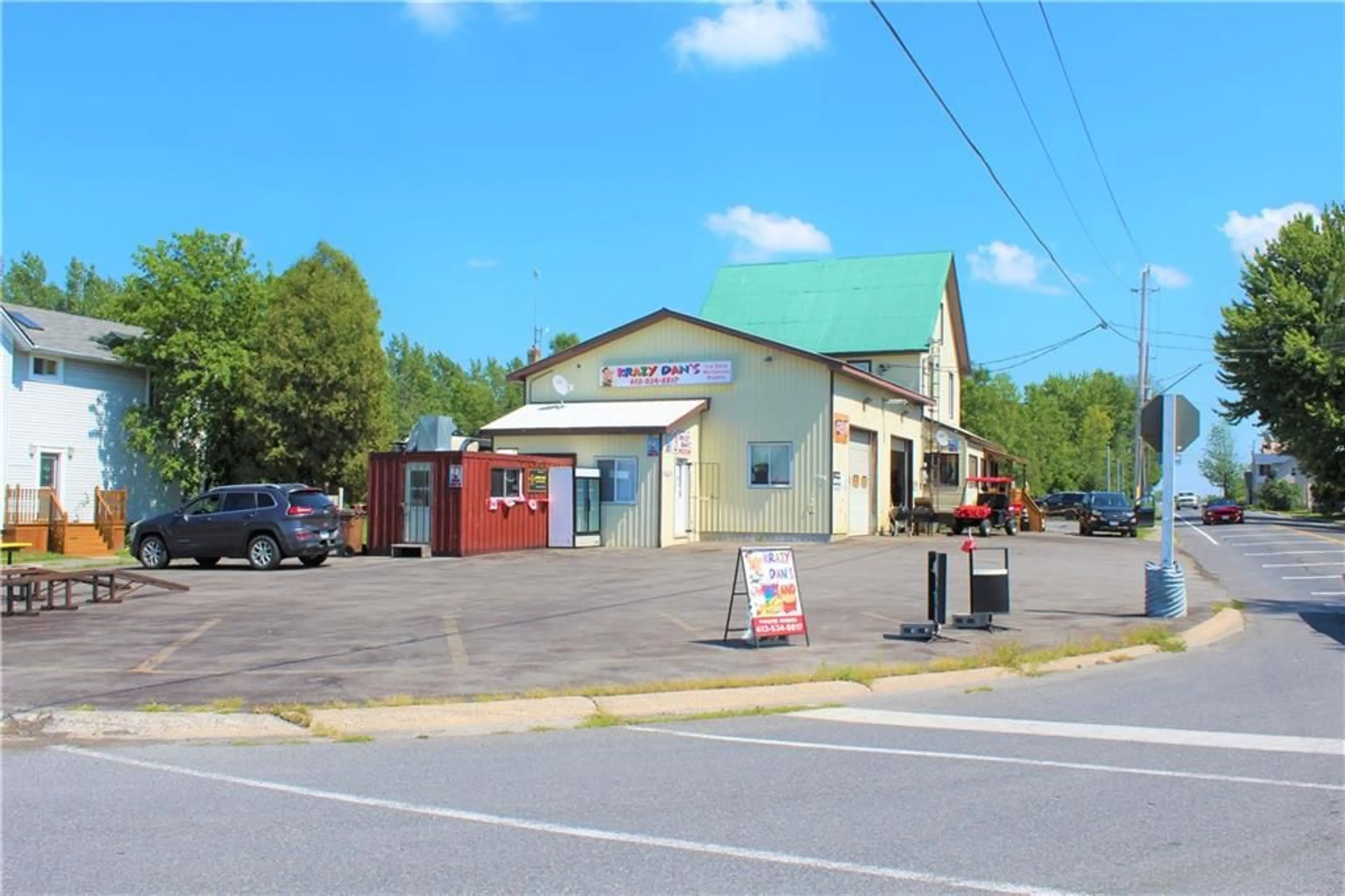 Parking for 15579 COUNTY ROAD 18 Rd, Lunenburg Ontario K0C 1R0