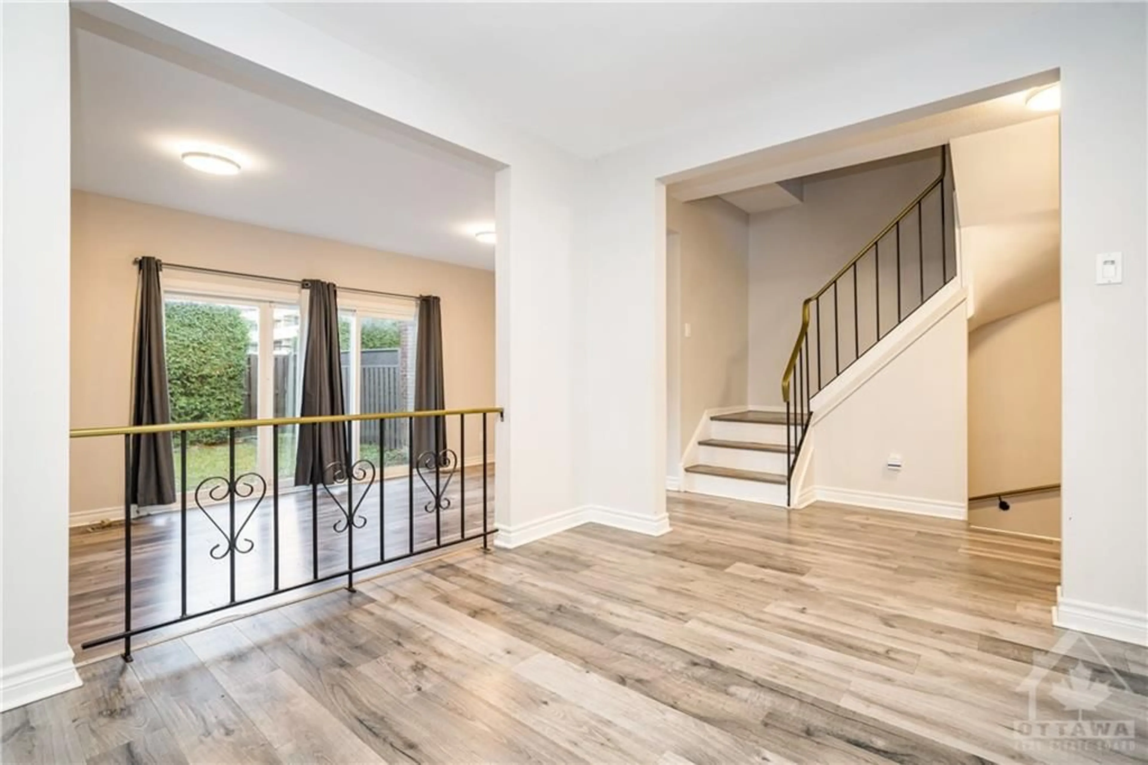 Indoor foyer, wood floors for 1821 WALKLEY Rd #8, Ottawa Ontario K1H 6X9