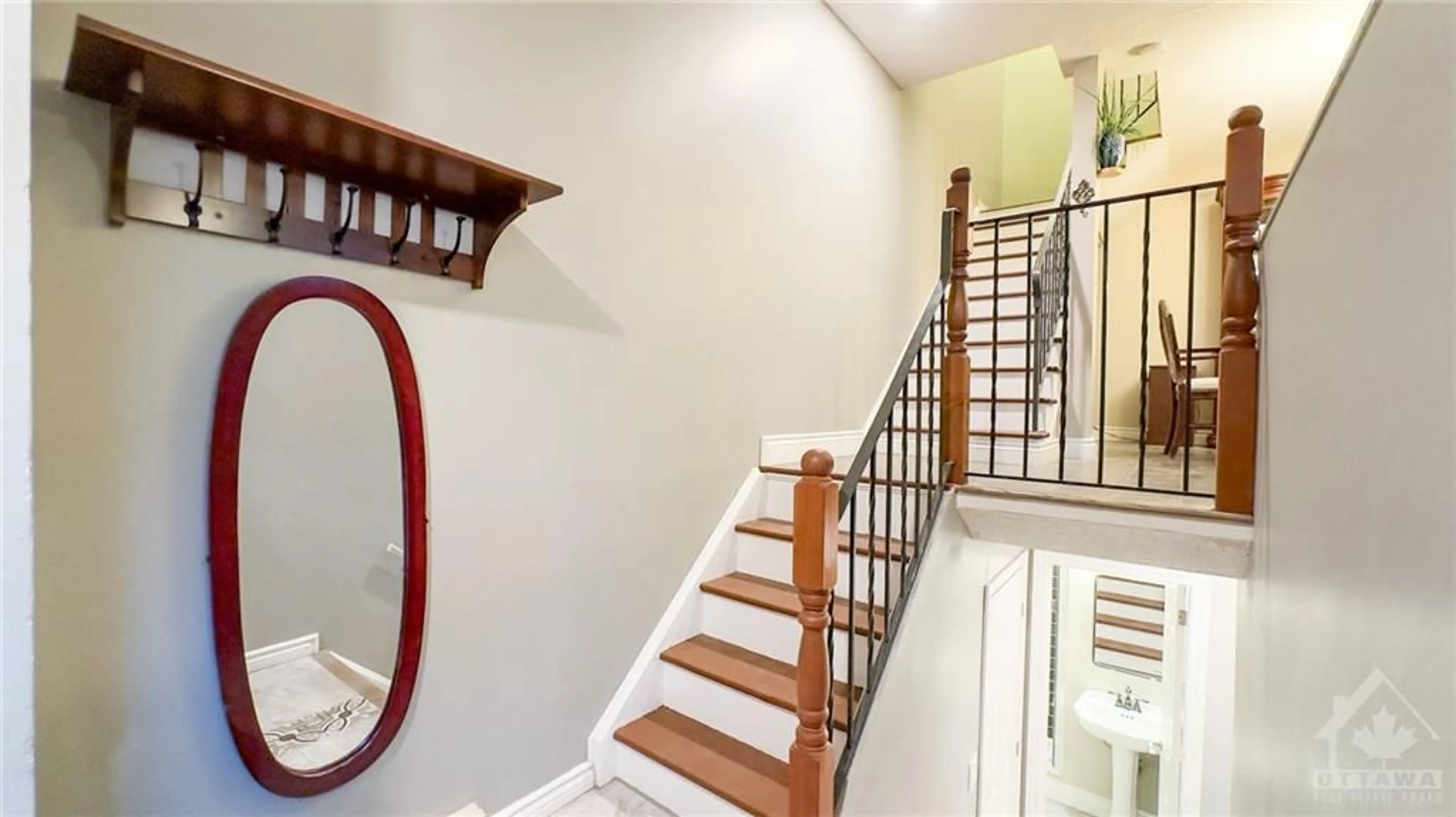 Indoor foyer, wood floors for 2609 BASELINE Rd, Ottawa Ontario K2H 8X7