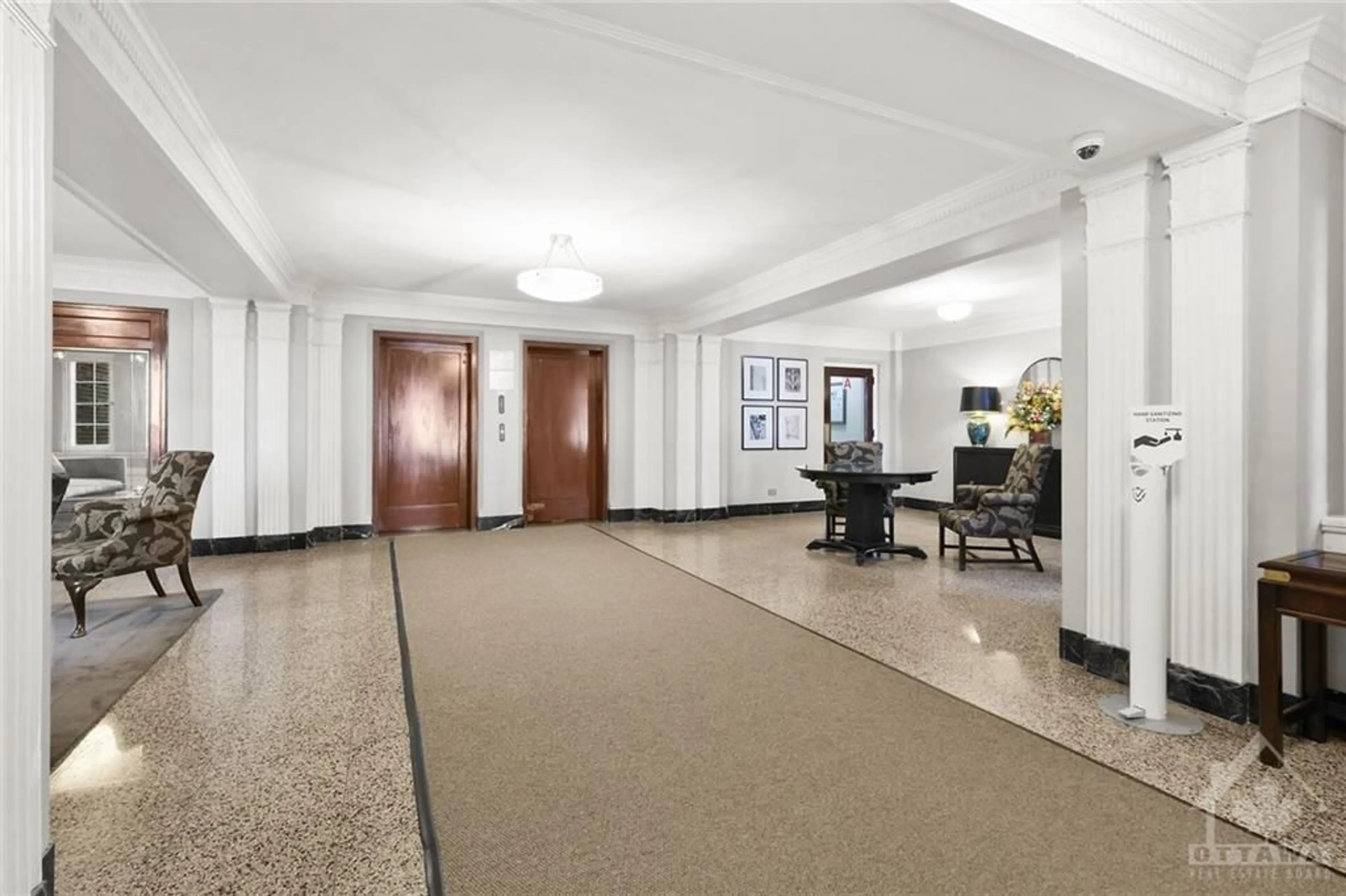 Indoor lobby, unknown floor for 260 METCALFE St #2C, Ottawa Ontario K2P 1R6