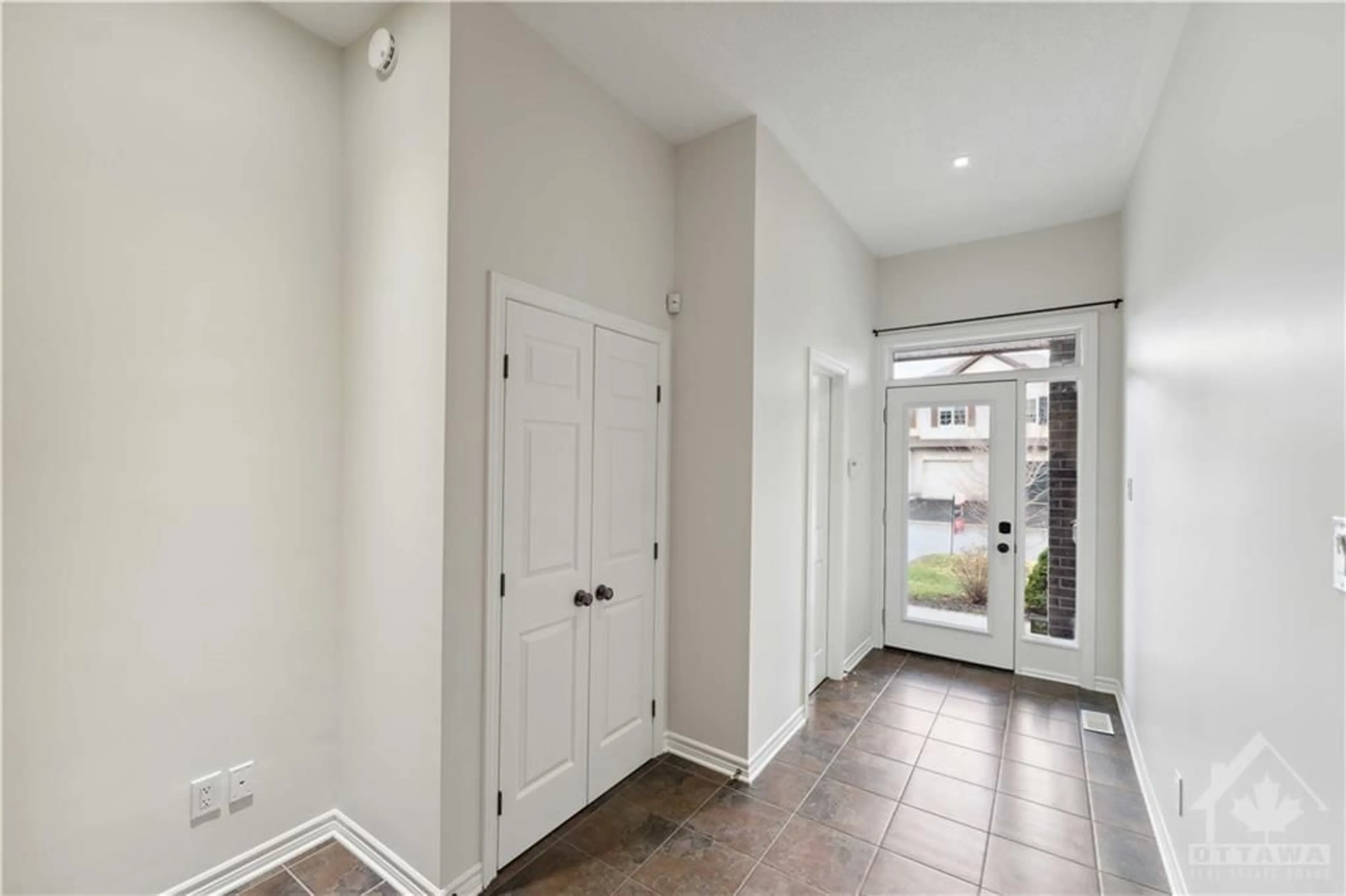 Indoor entryway, wood floors for 103 MOJAVE Cres, Stittsville Ontario K2S 0B6