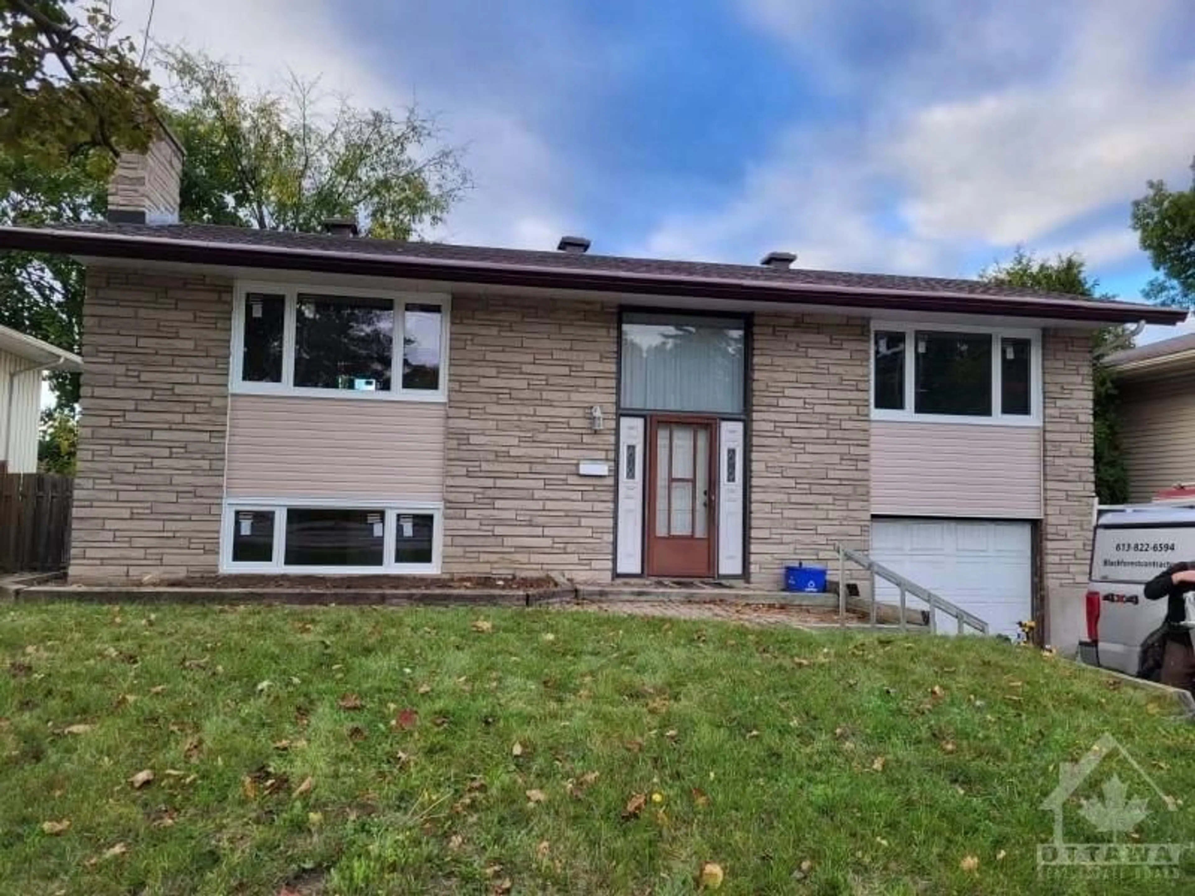 Frontside or backside of a home, the front or back of building for 2509 BASELINE Rd, Ottawa Ontario K2C 0E3