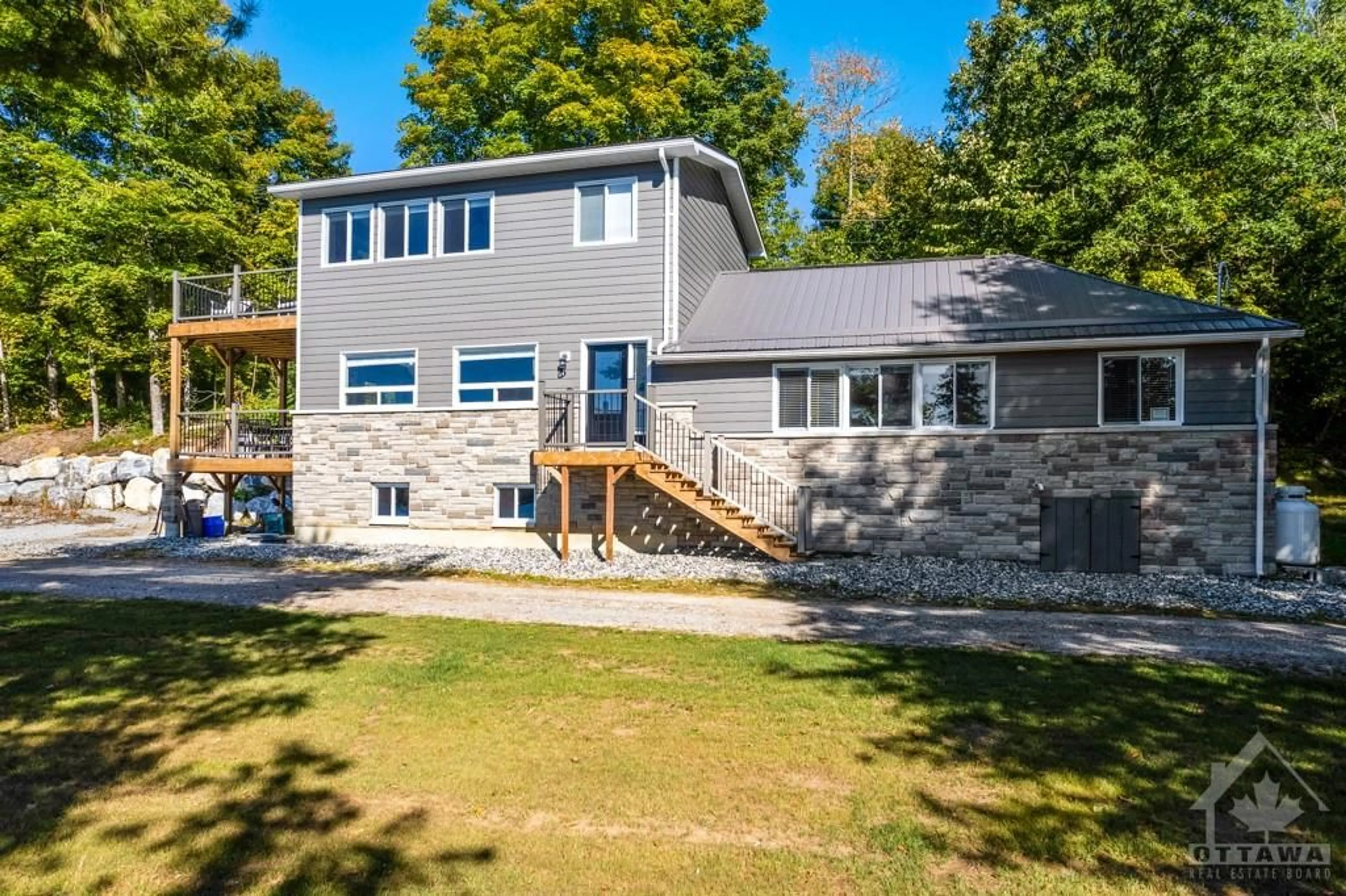 Frontside or backside of a home, cottage for 158 LESLIE Dr, Mcdonalds Corners Ontario K0G 1M0