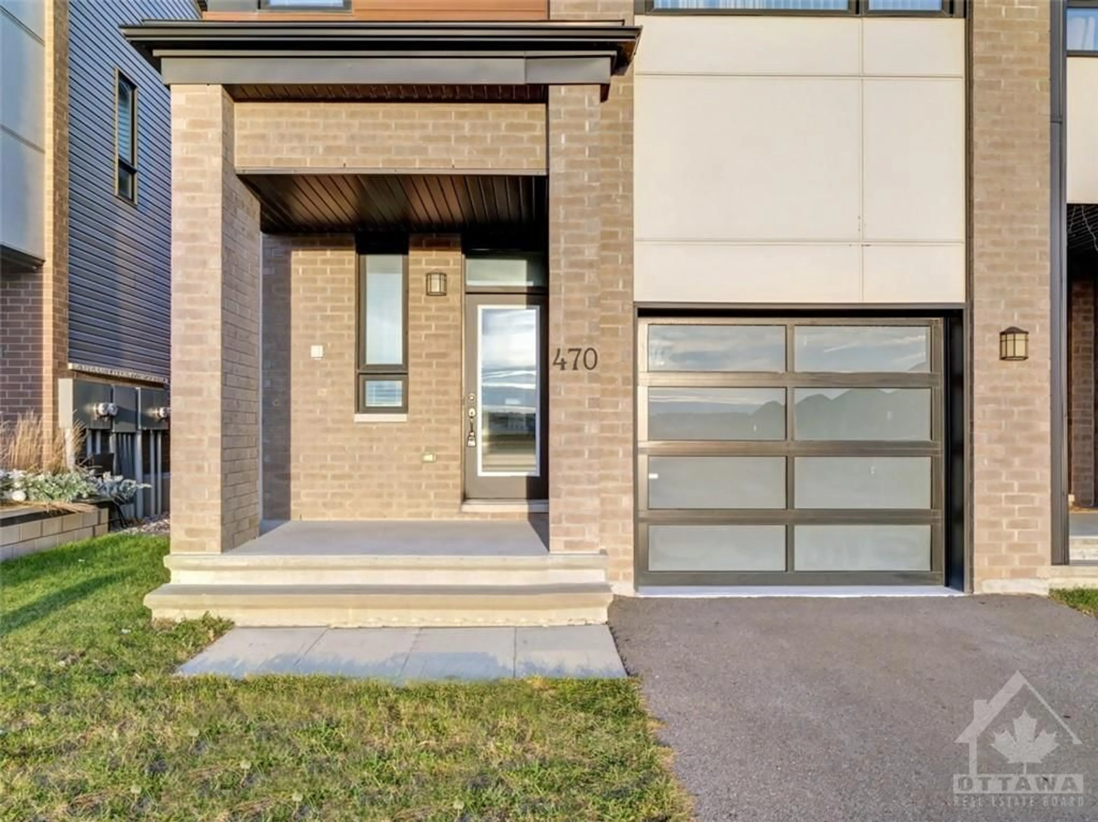 Home with brick exterior material for 470 TRIDENT Mews, Ottawa Ontario K1T 0T2