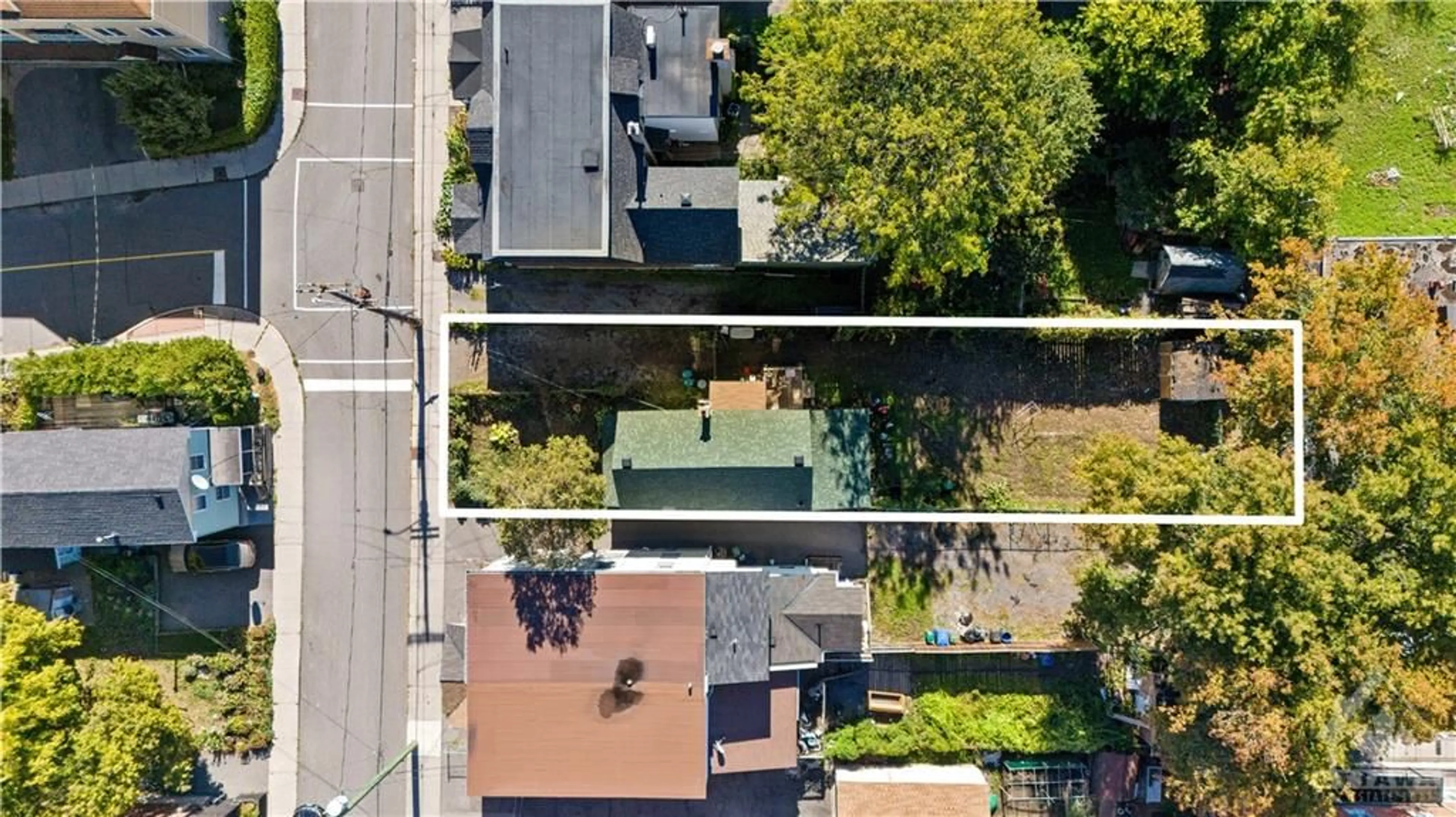 Frontside or backside of a home, the street view for 66 BELL St, Ottawa Ontario K1R 7C7