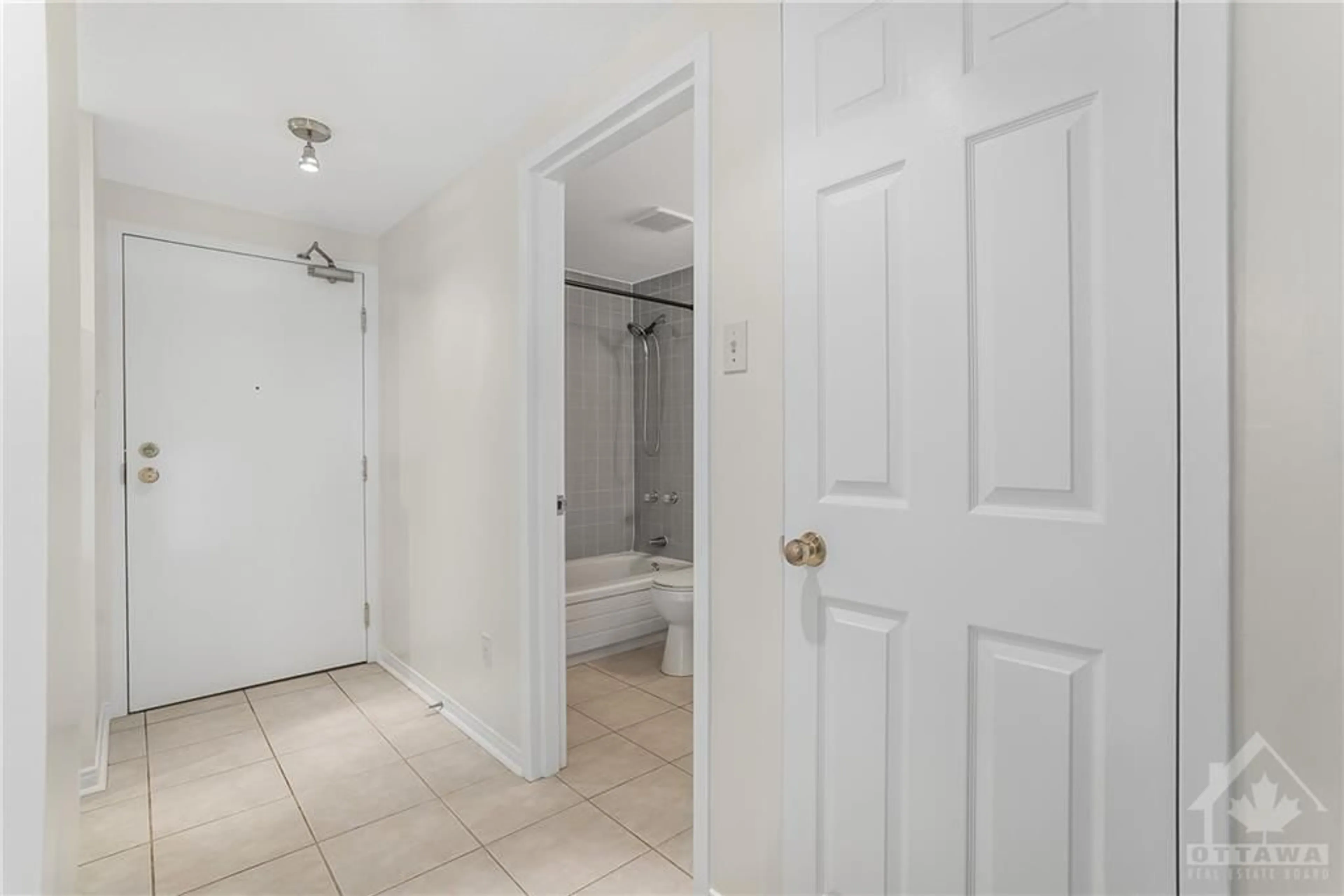 Indoor entryway, not visible floor for 202 HINCHEY Ave #106, Ottawa Ontario K1Y 1L7